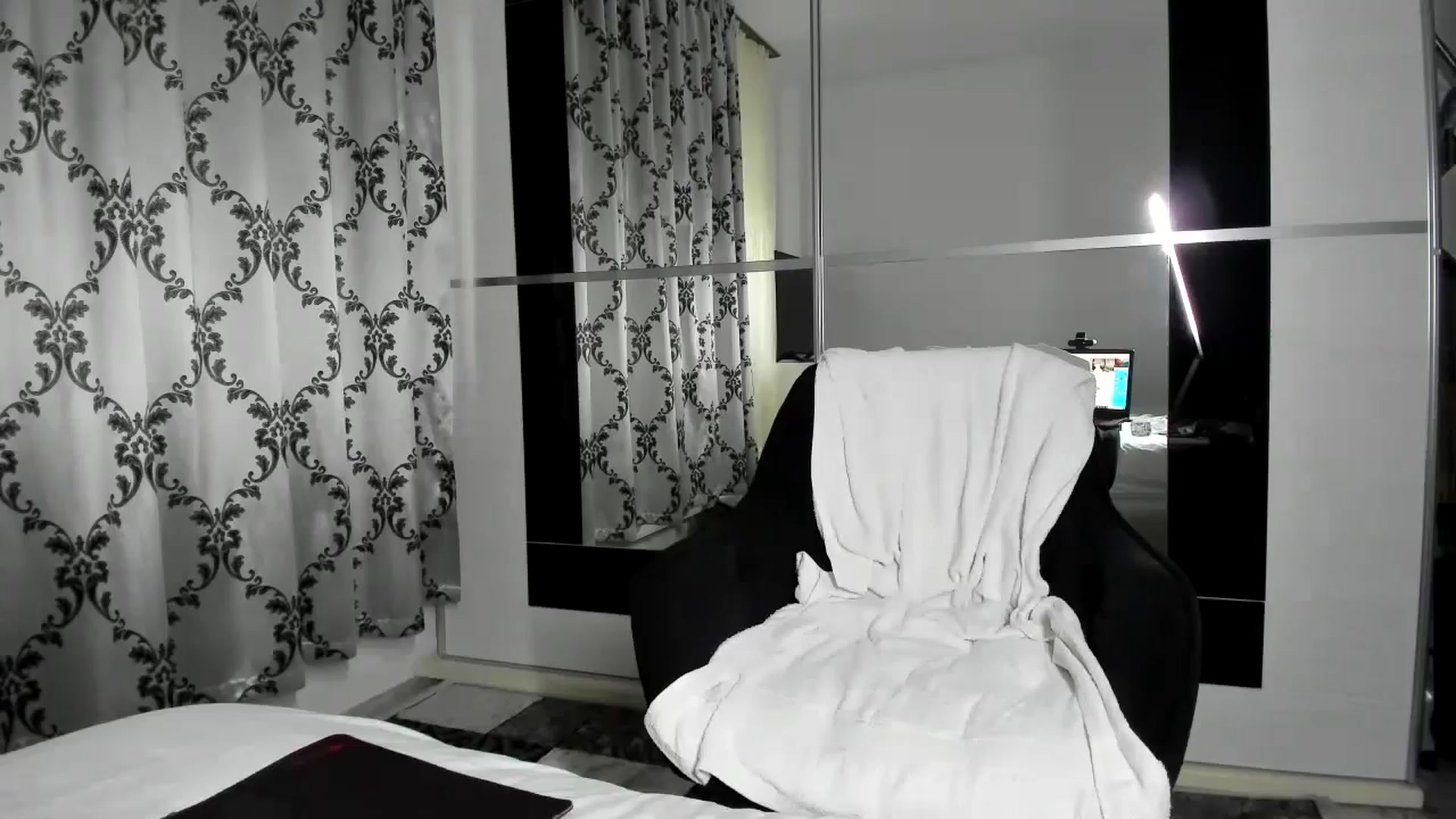 Gallery image thumbnail from hottieella's myfreecams stream on, 06/07/2024, 13:06 image 11 of 20