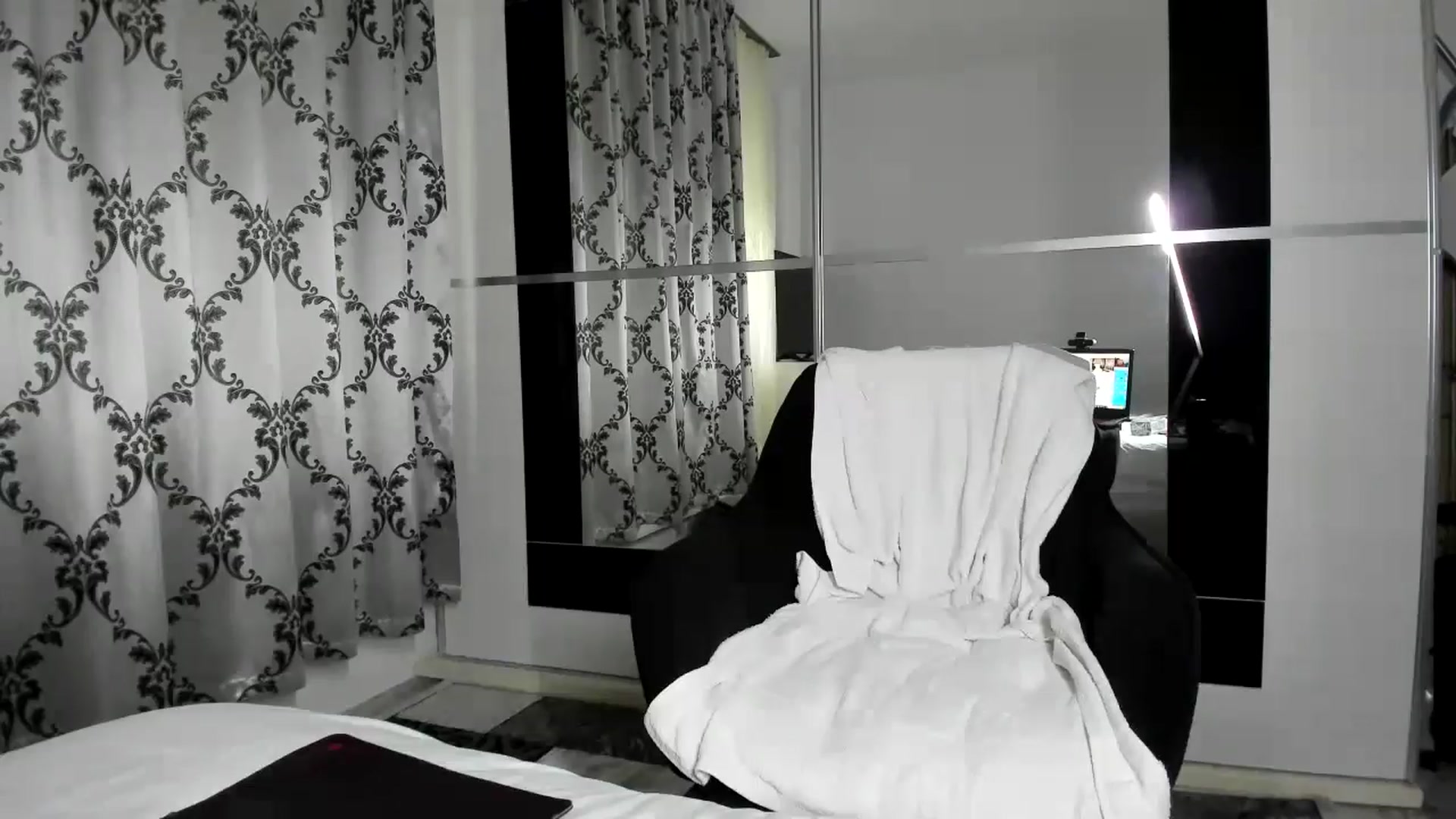 Gallery image thumbnail from hottieella's myfreecams stream on, 06/07/2024, 13:06 image 9 of 20