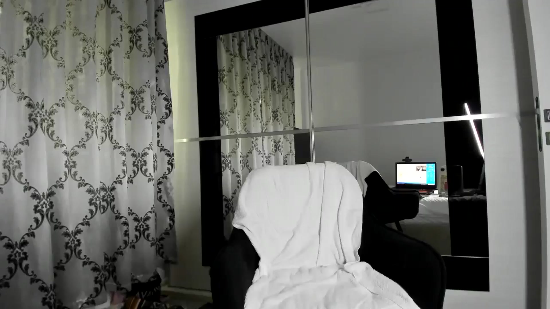 Gallery image thumbnail from hottieella's myfreecams stream on, 06/14/2024, 13:32 image 6 of 20