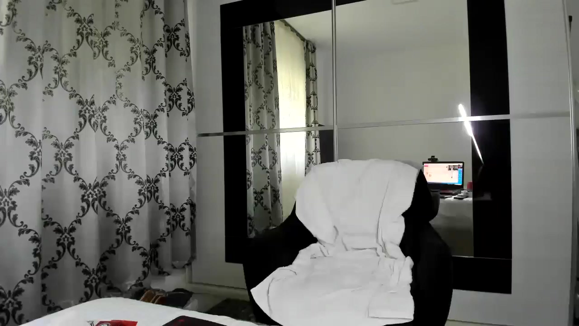 Gallery image thumbnail from hottieella's myfreecams stream on, 06/25/2024, 12:50 image 8 of 20