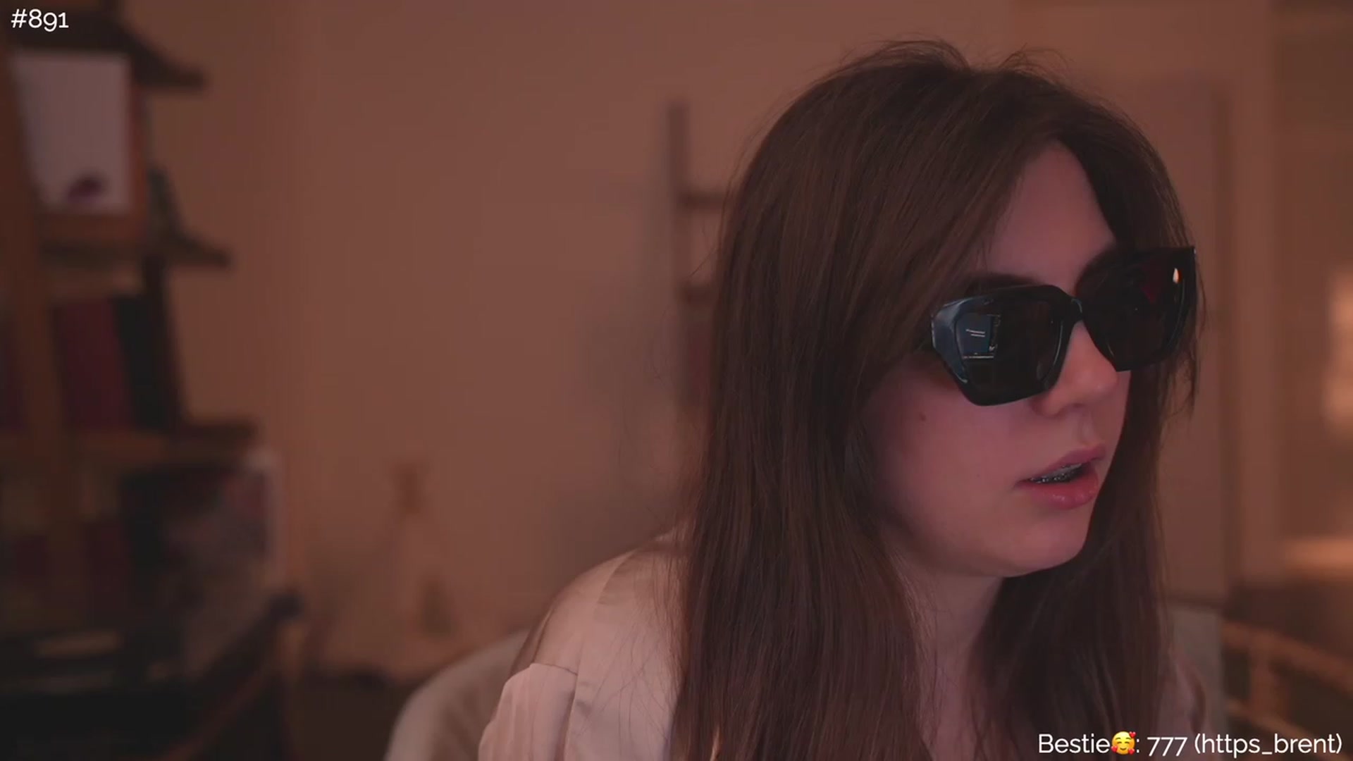 Gallery image thumbnail from https_sophie's myfreecams stream on, 03/21/2023, 01:14 image 19 of 20