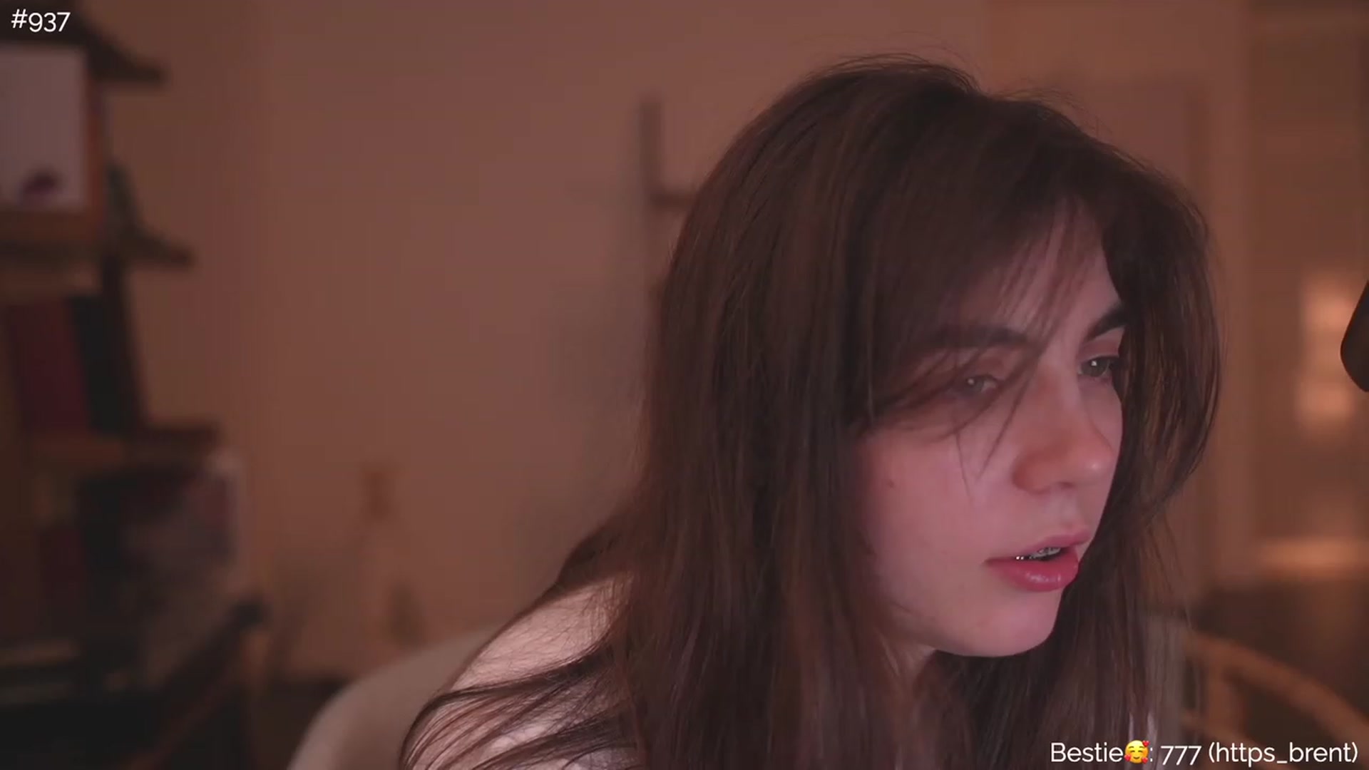 Gallery image thumbnail from https_sophie's myfreecams stream on, 03/21/2023, 01:14 image 13 of 20