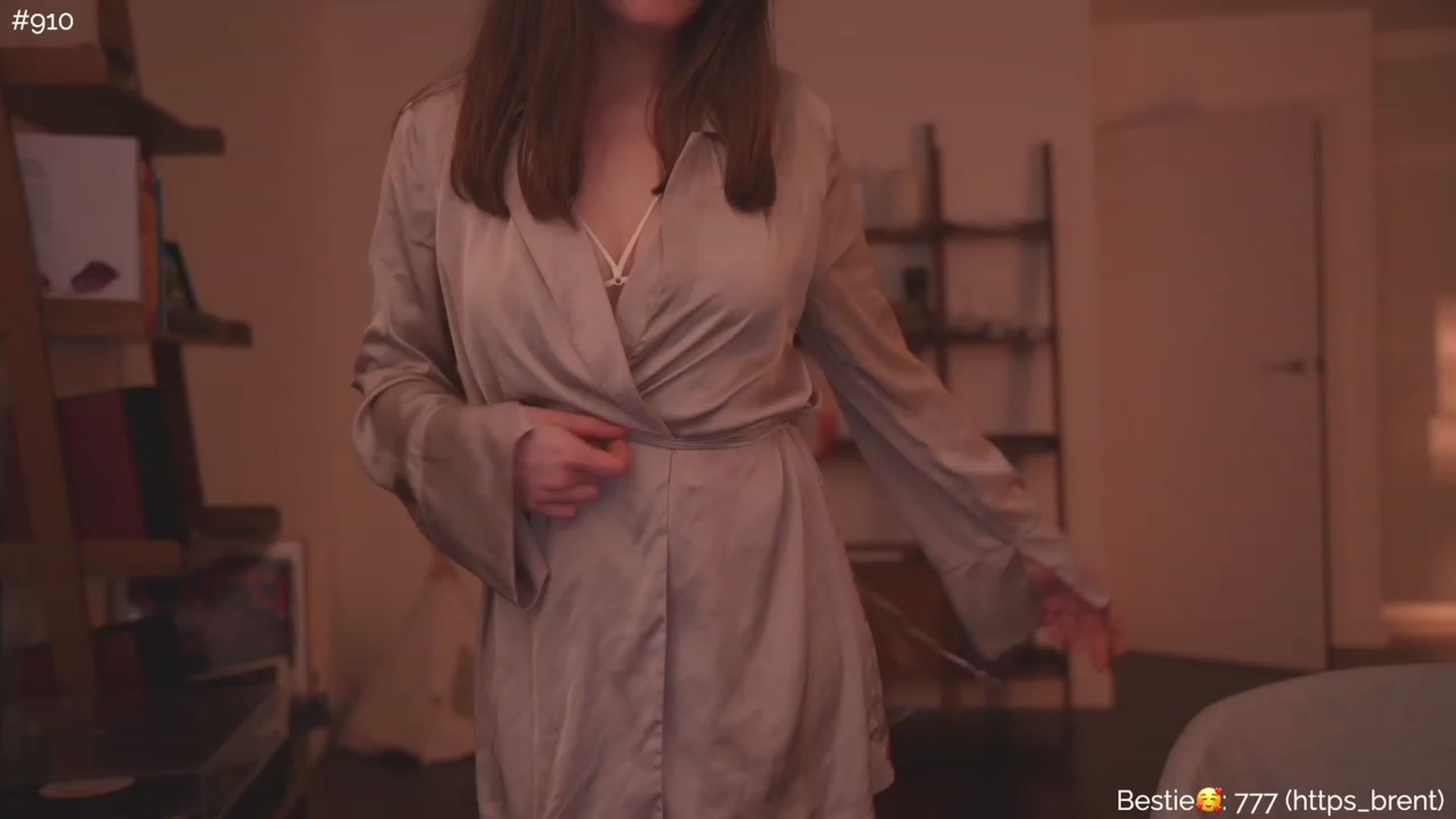 Gallery image thumbnail from https_sophie's myfreecams stream on, 03/21/2023, 01:44 image 4 of 20