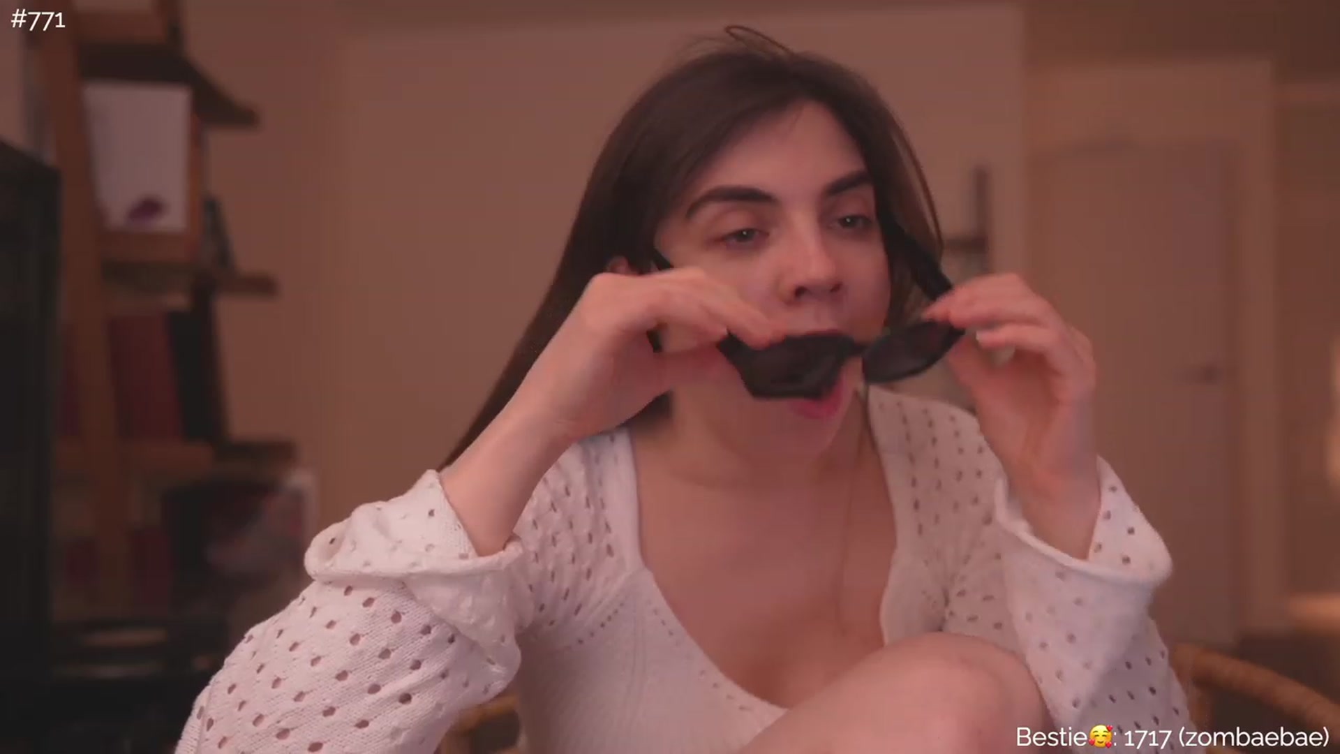 Gallery image thumbnail from https_sophie's myfreecams stream on, 03/22/2023, 02:03 image 14 of 20