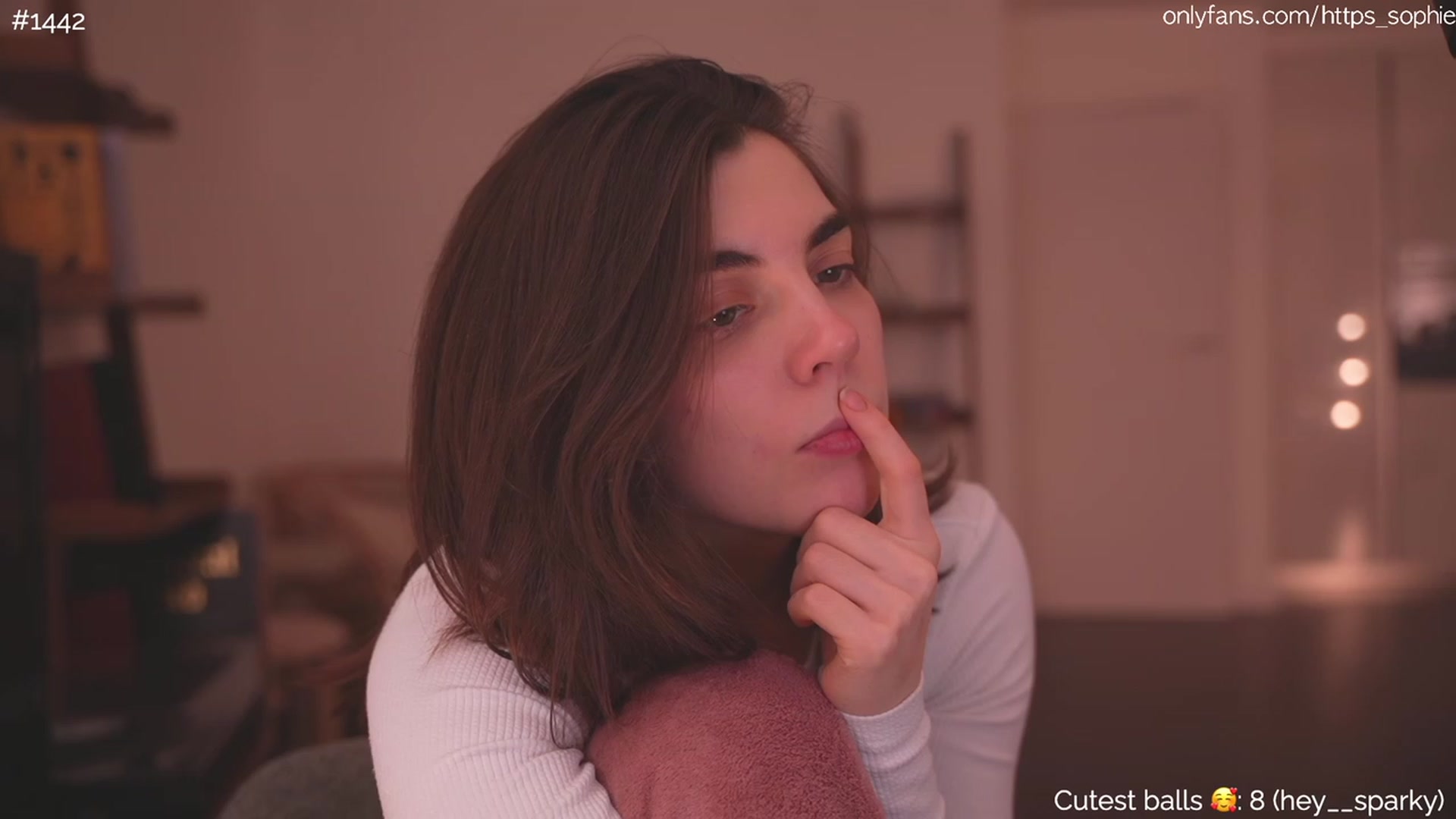 Gallery image thumbnail from https_sophie's myfreecams stream on, 11/29/2023, 01:56 image 13 of 20