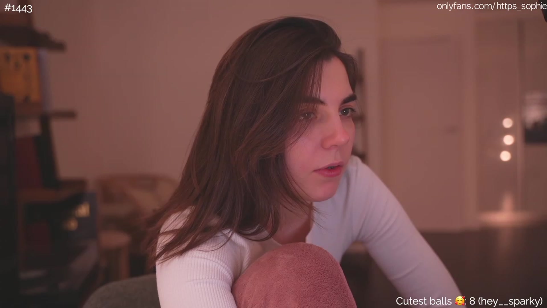 Gallery image thumbnail from https_sophie's myfreecams stream on, 11/29/2023, 01:56 image 14 of 20