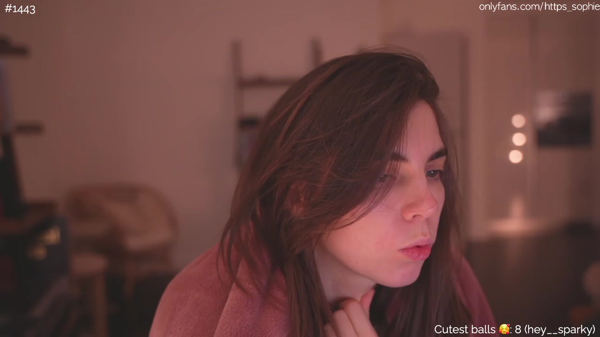 Gallery image thumbnail from https_sophie's myfreecams stream on, 11/29/2023, 01:56 image 19 of 20
