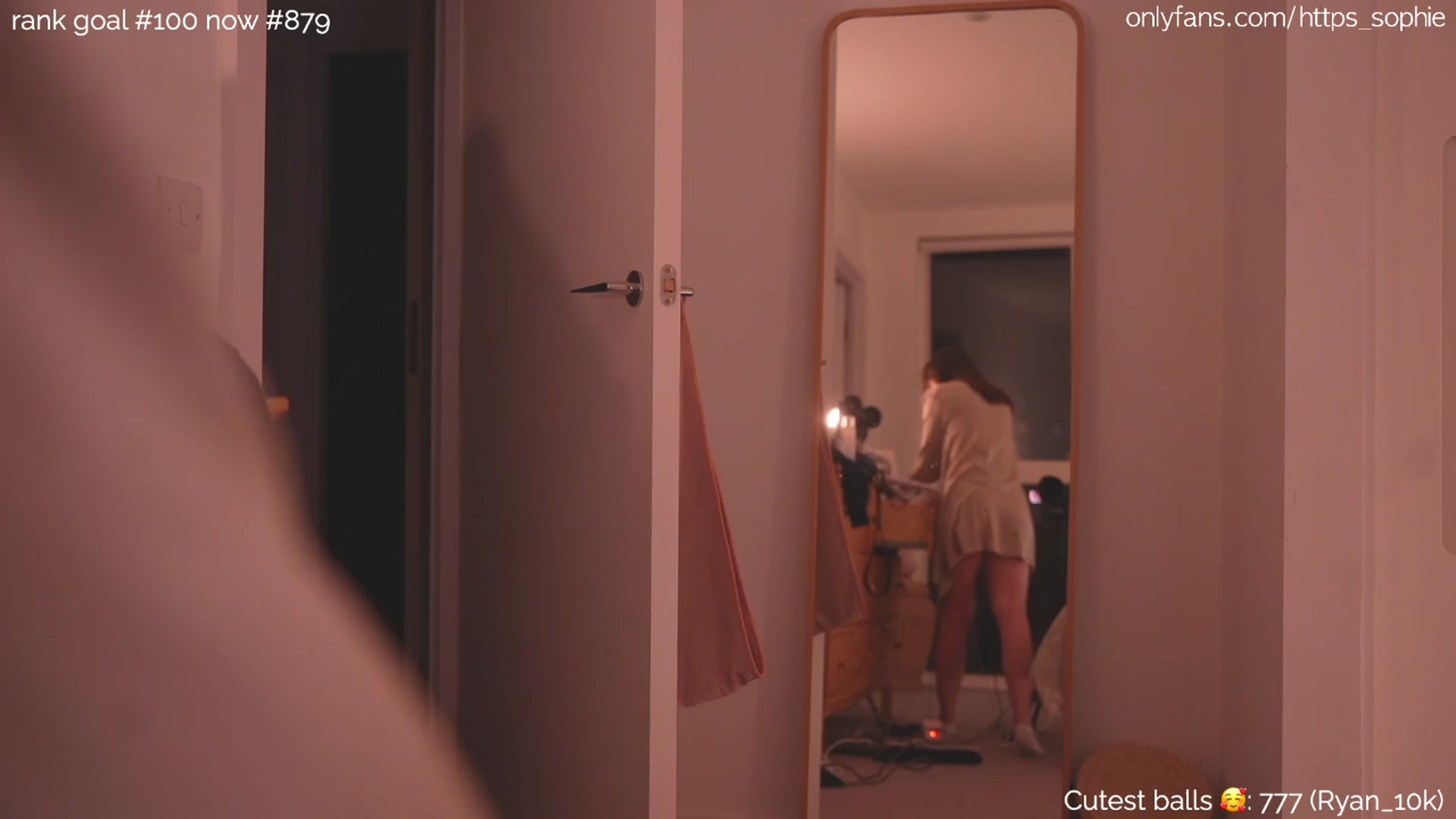Gallery image thumbnail from https_sophie's myfreecams stream on, 04/14/2024, 24:40 image 4 of 20