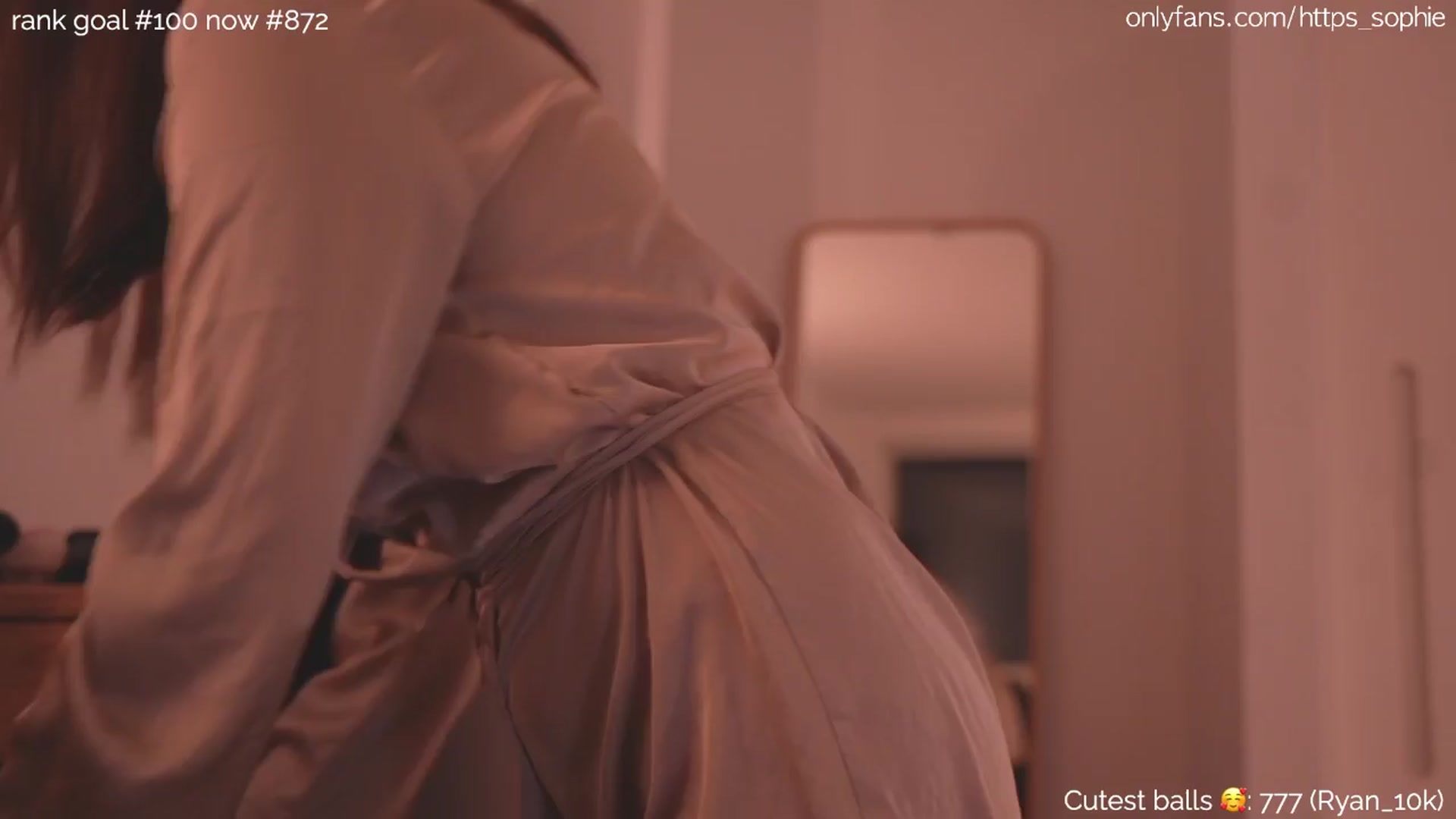 Gallery image thumbnail from https_sophie's myfreecams stream on, 04/14/2024, 24:40 image 17 of 20