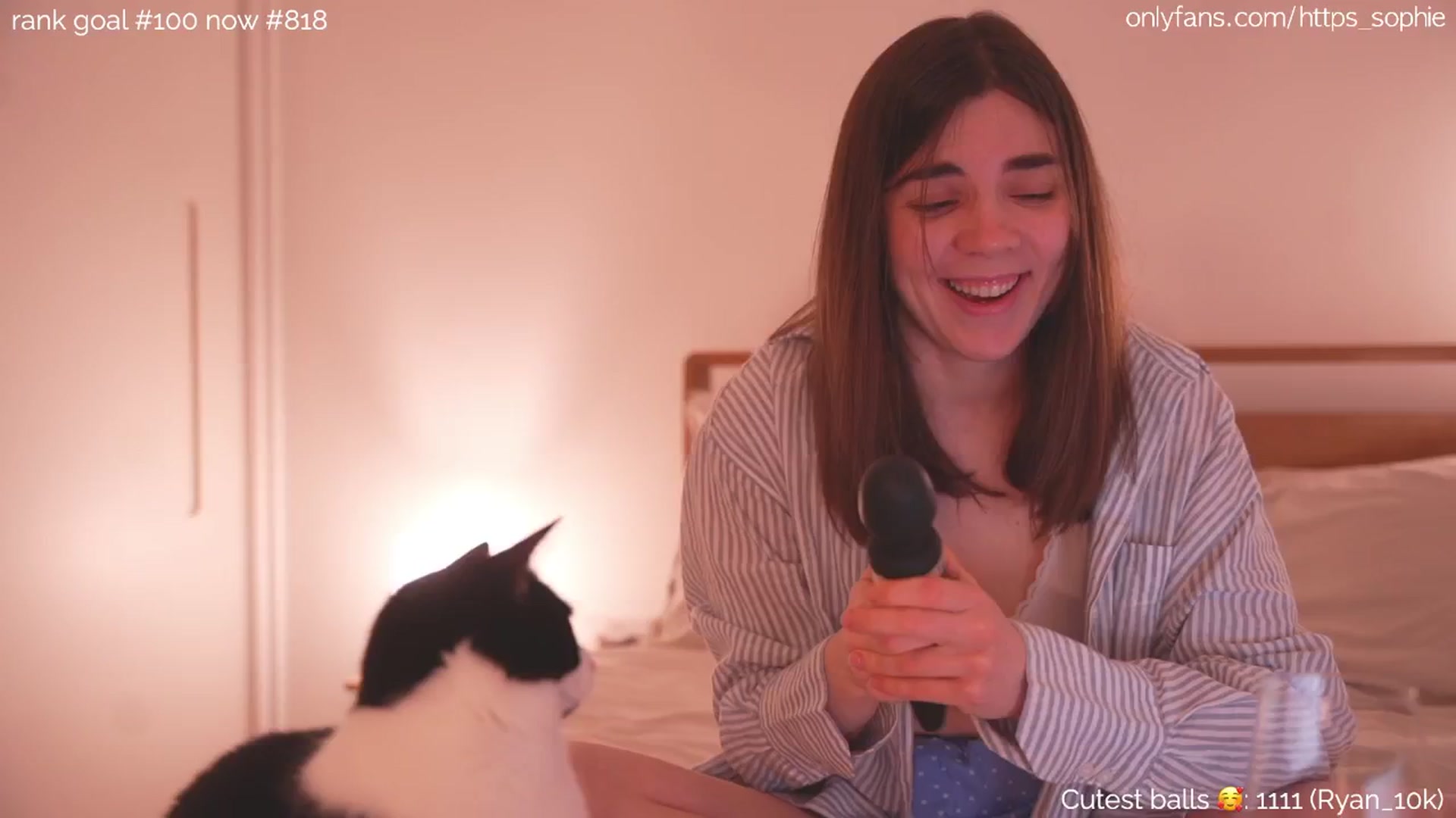 Gallery image thumbnail from https_sophie's myfreecams stream on, 04/28/2024, 03:04 image 10 of 20
