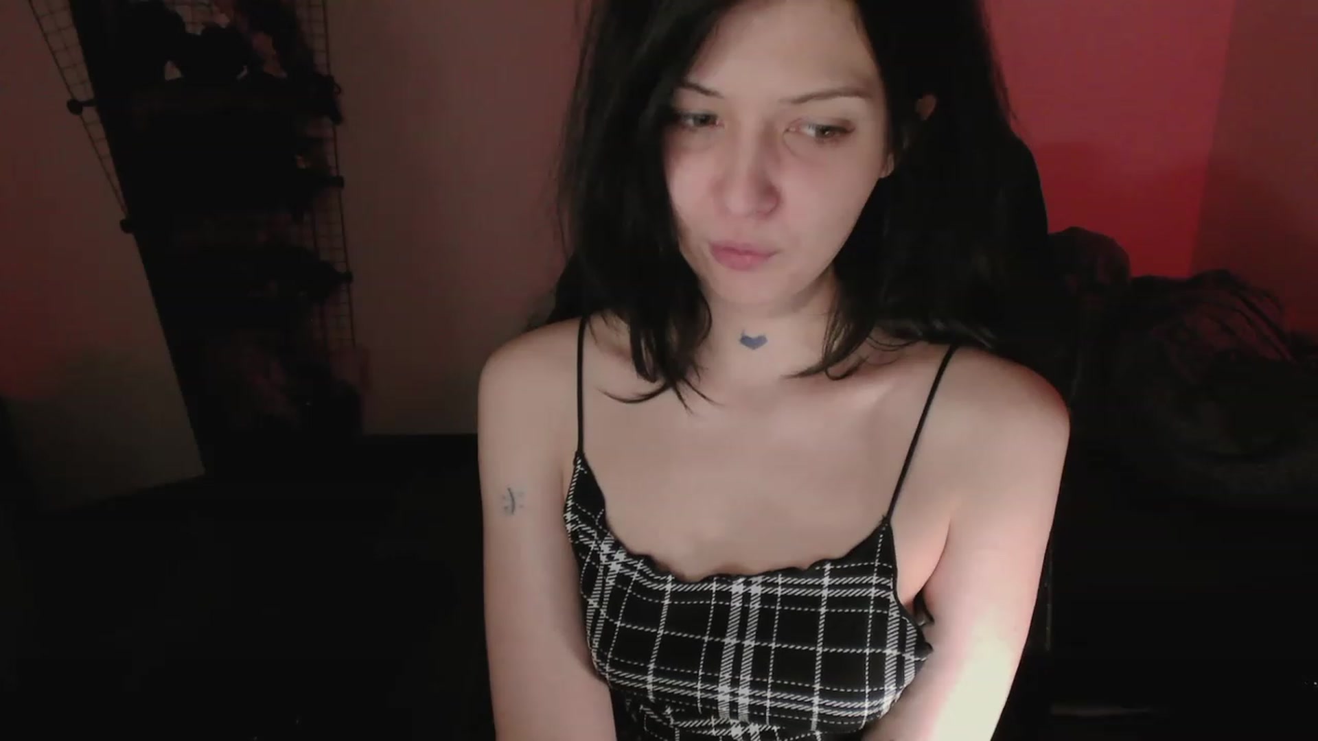 Gallery image thumbnail from huGhghGhh's myfreecams stream on, 05/04/2023, 24:48 image 10 of 20
