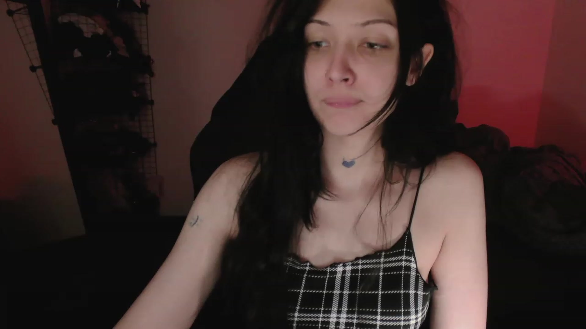 Gallery image thumbnail from huGhghGhh's myfreecams stream on, 05/04/2023, 24:48 image 3 of 20