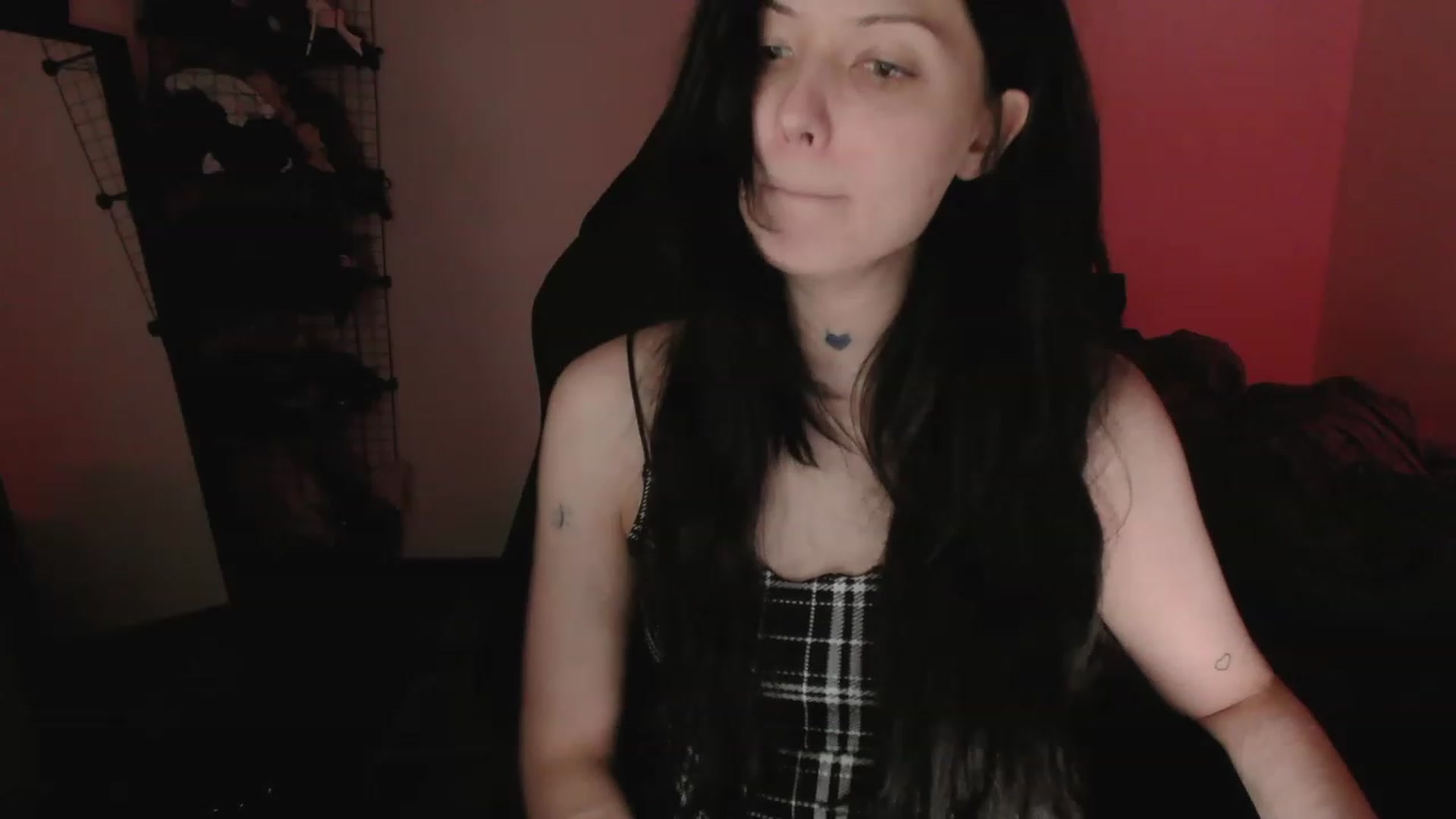 Gallery image thumbnail from huGhghGhh's myfreecams stream on, 05/04/2023, 01:46 image 12 of 20