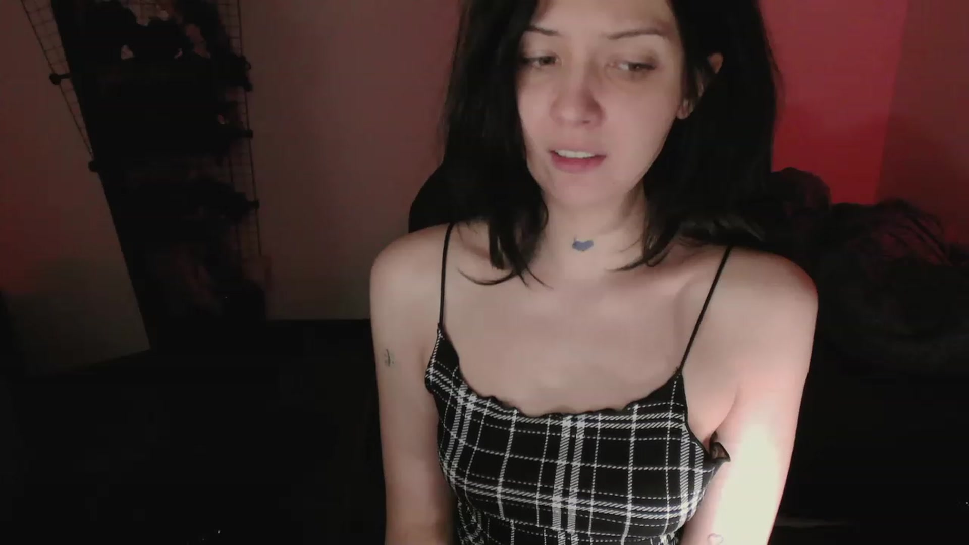 Gallery image thumbnail from huGhghGhh's myfreecams stream on, 05/04/2023, 01:46 image 8 of 20