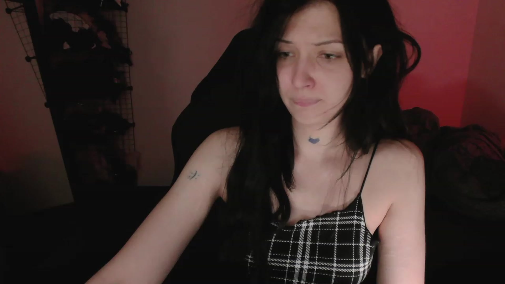 Gallery image thumbnail from huGhghGhh's myfreecams stream on, 05/04/2023, 01:46 image 6 of 20