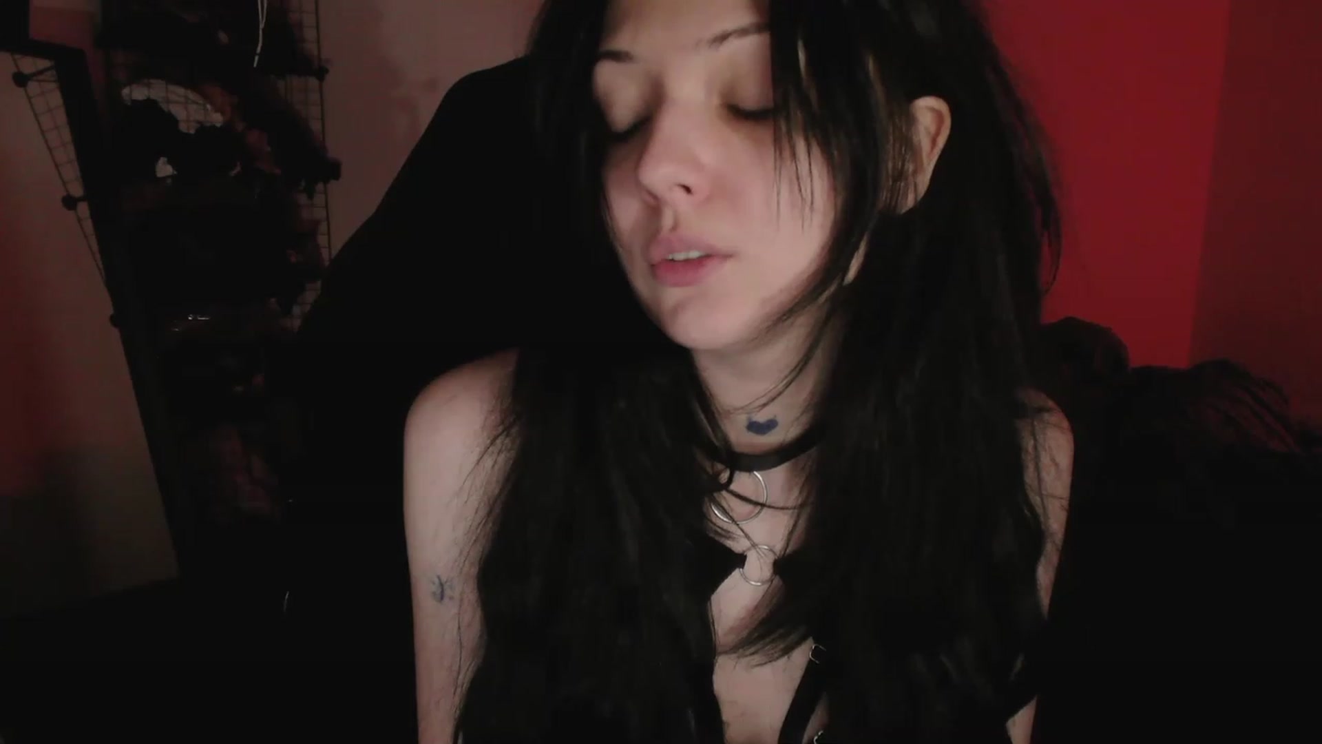 Gallery image thumbnail from huGhghGhh's myfreecams stream on, 05/04/2023, 02:48 image 12 of 20