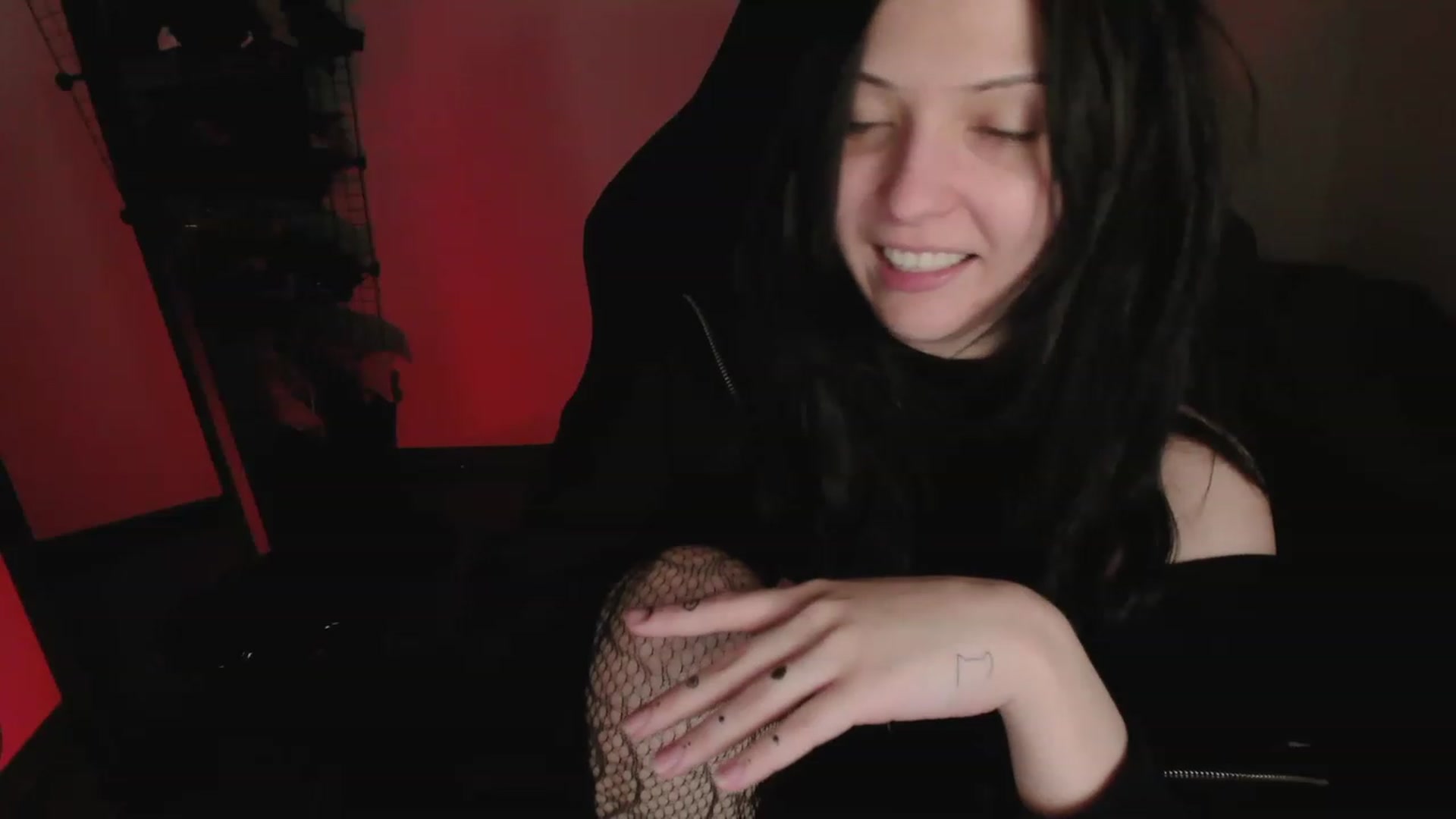 Gallery image thumbnail from huGhghGhh's myfreecams stream on, 05/04/2023, 06:08 image 13 of 20