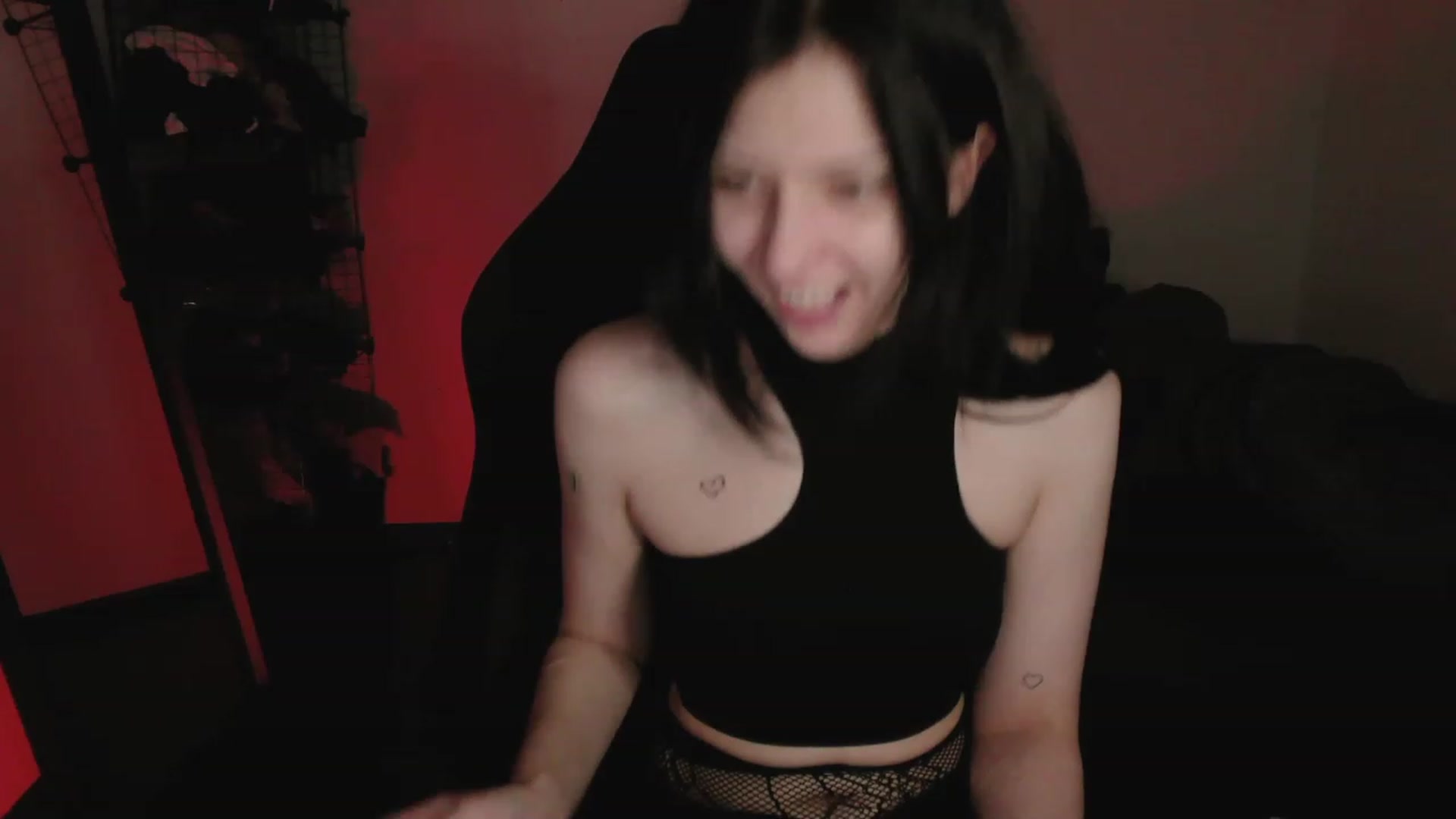 Gallery image thumbnail from huGhghGhh's myfreecams stream on, 05/04/2023, 06:08 image 7 of 20