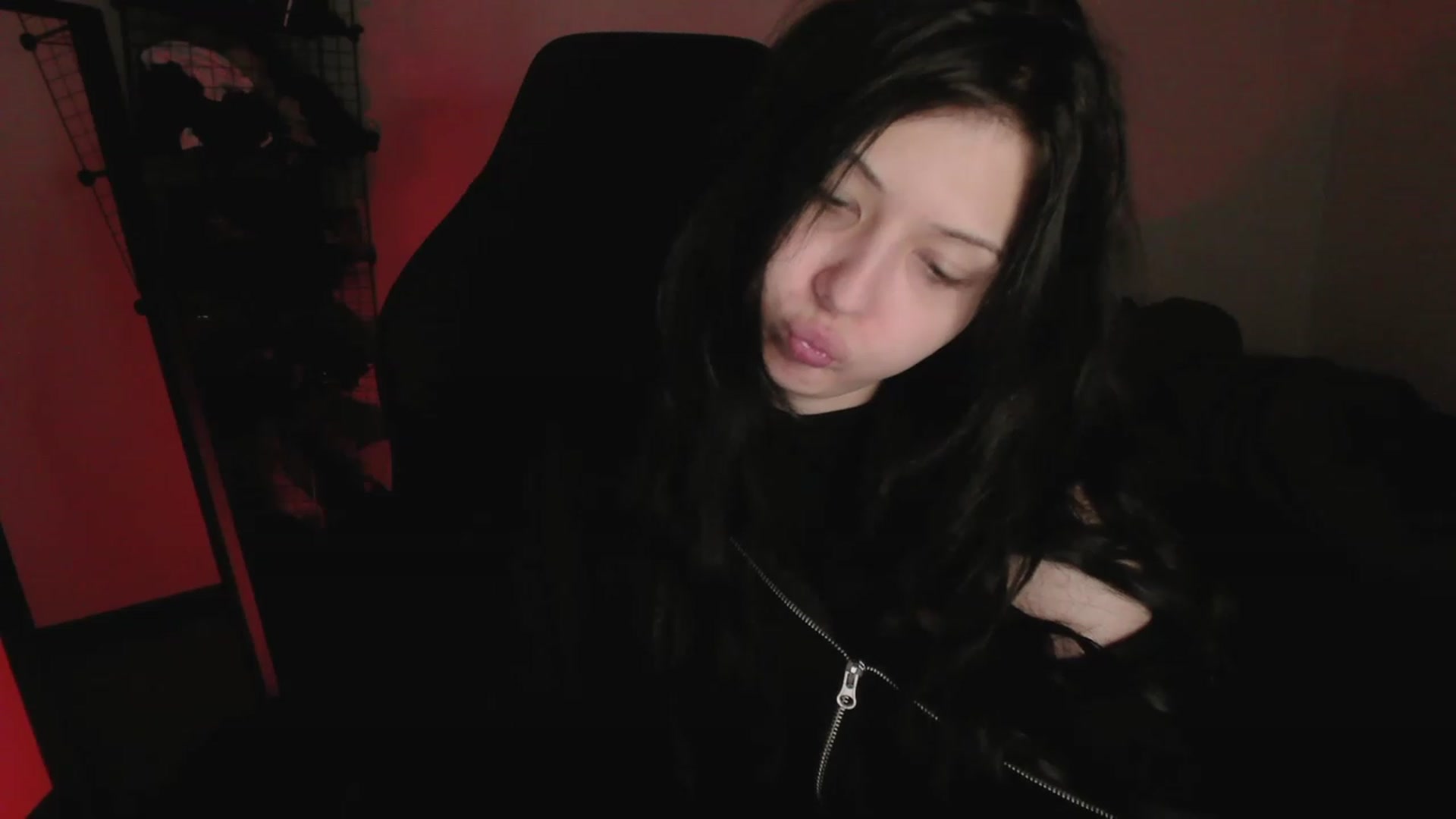 Gallery image thumbnail from huGhghGhh's myfreecams stream on, 05/04/2023, 06:08 image 9 of 20