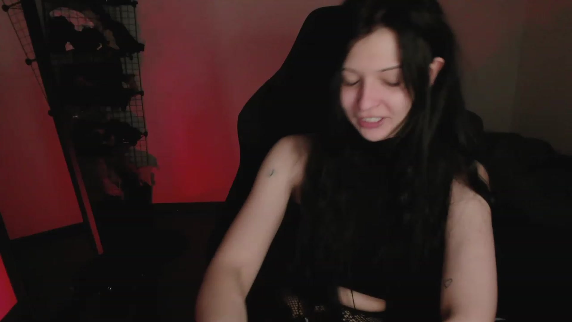 Gallery image thumbnail from huGhghGhh's myfreecams stream on, 05/04/2023, 06:08 image 6 of 20