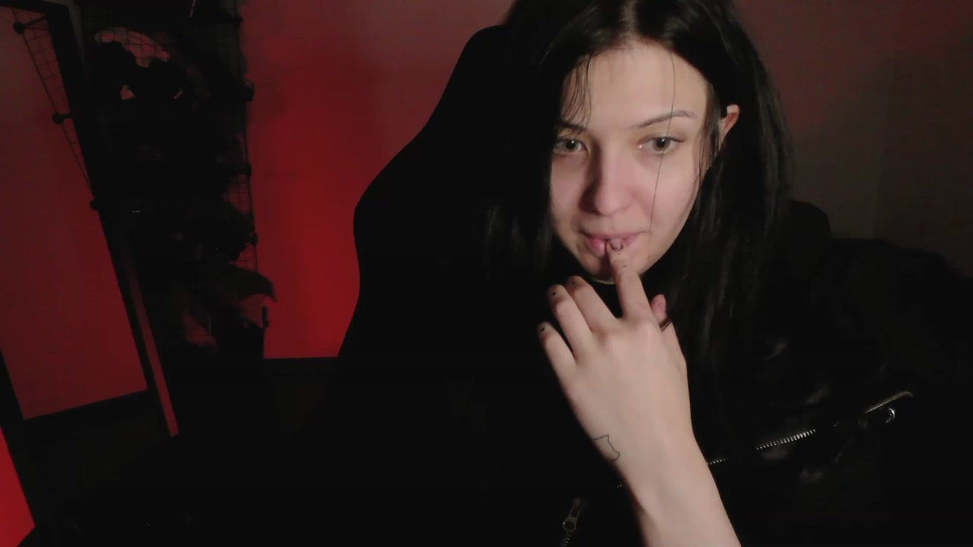 Gallery image thumbnail from huGhghGhh's myfreecams stream on, 05/04/2023, 06:08 image 12 of 20