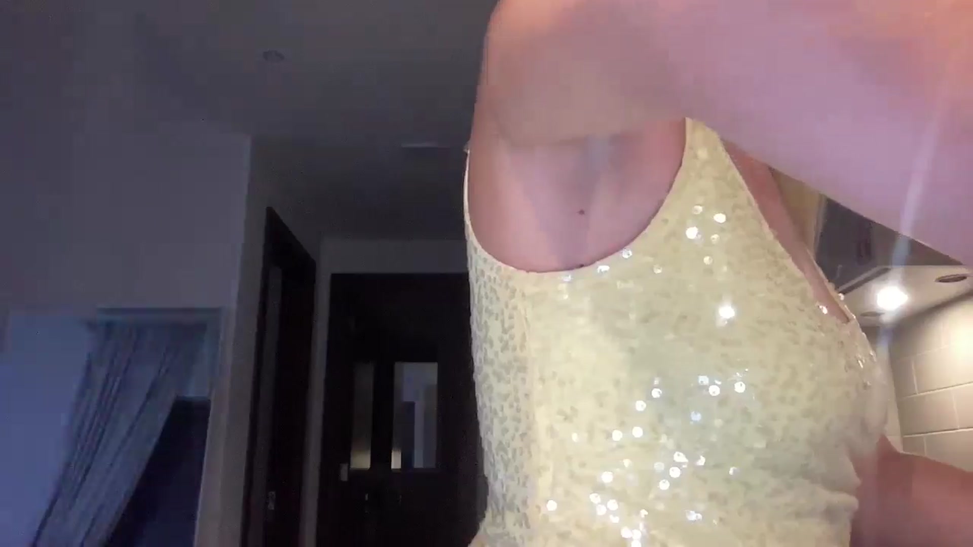 Gallery image thumbnail from hubba384's myfreecams stream on, 05/25/2025, 16:08 image 10 of 20
