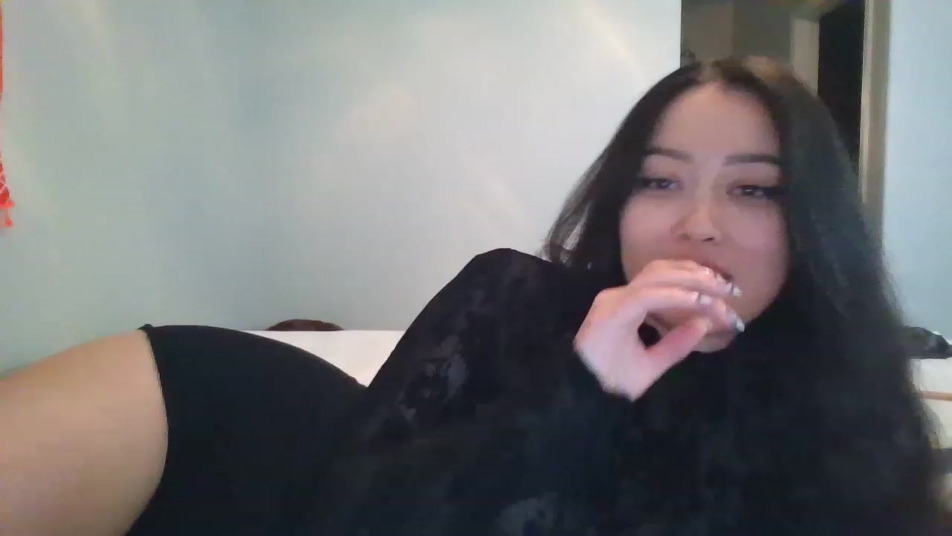 Gallery image thumbnail from hunniinut's myfreecams stream on, 11/29/2022, 01:13 image 10 of 20