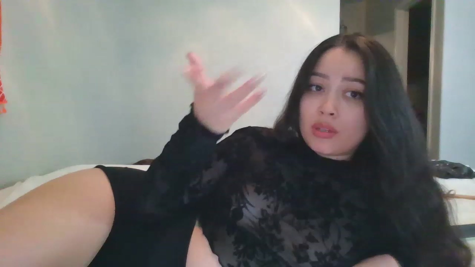 Gallery image thumbnail from hunniinut's myfreecams stream on, 11/29/2022, 01:13 image 5 of 20