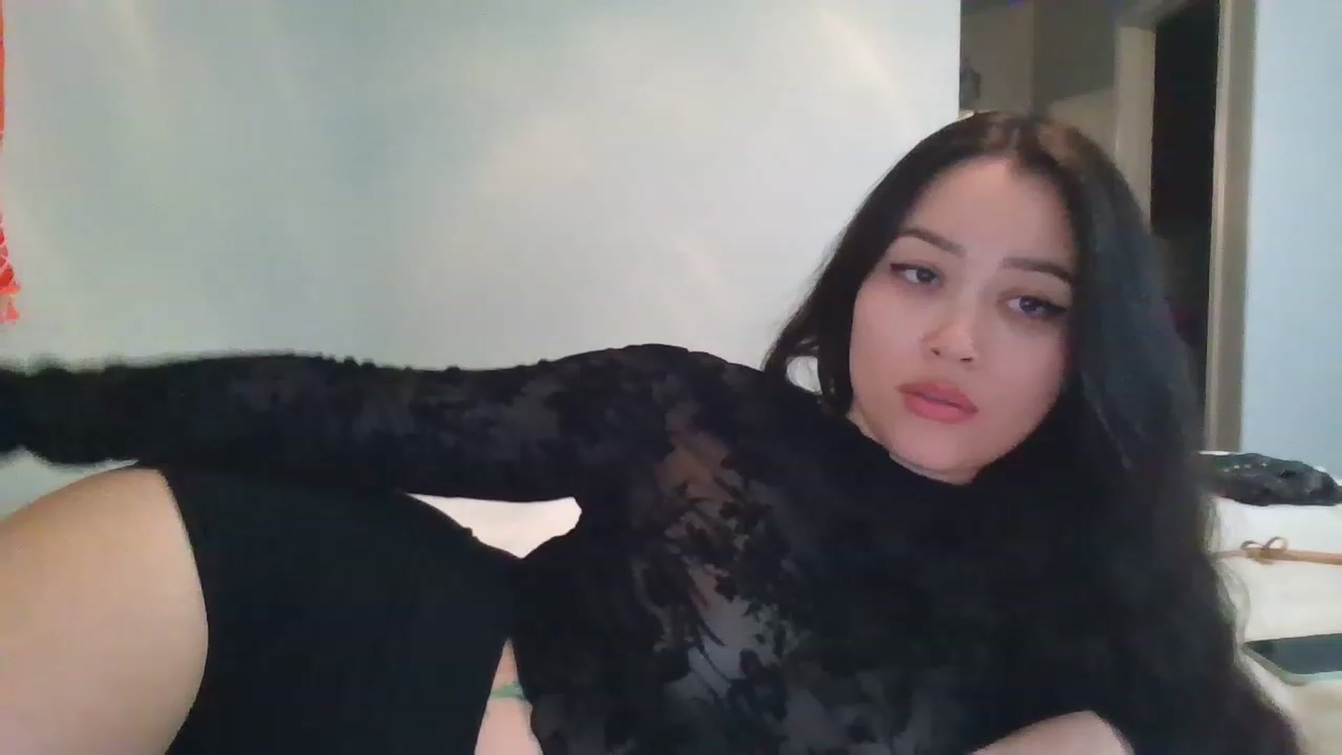 Gallery image thumbnail from hunniinut's myfreecams stream on, 11/29/2022, 01:13 image 7 of 20