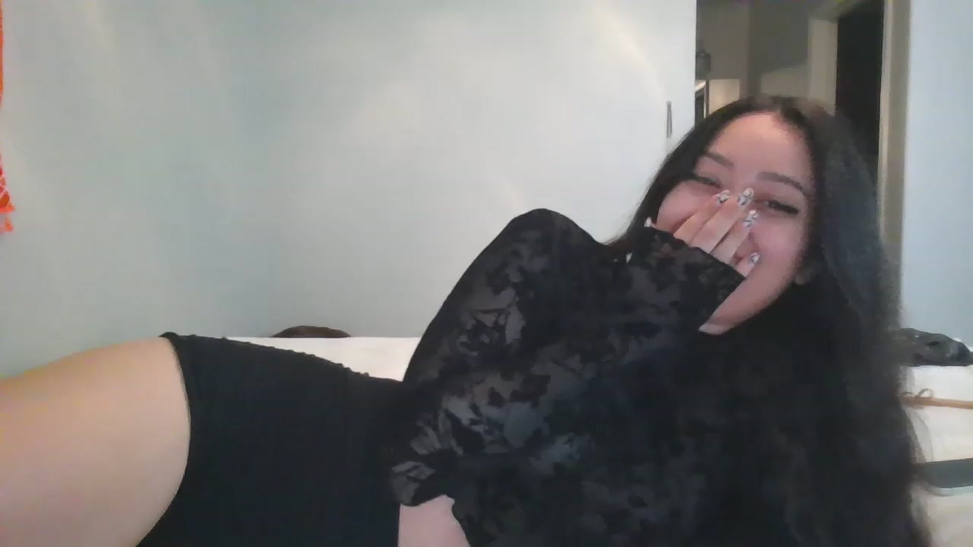 Gallery image thumbnail from hunniinut's myfreecams stream on, 11/29/2022, 01:13 image 13 of 20