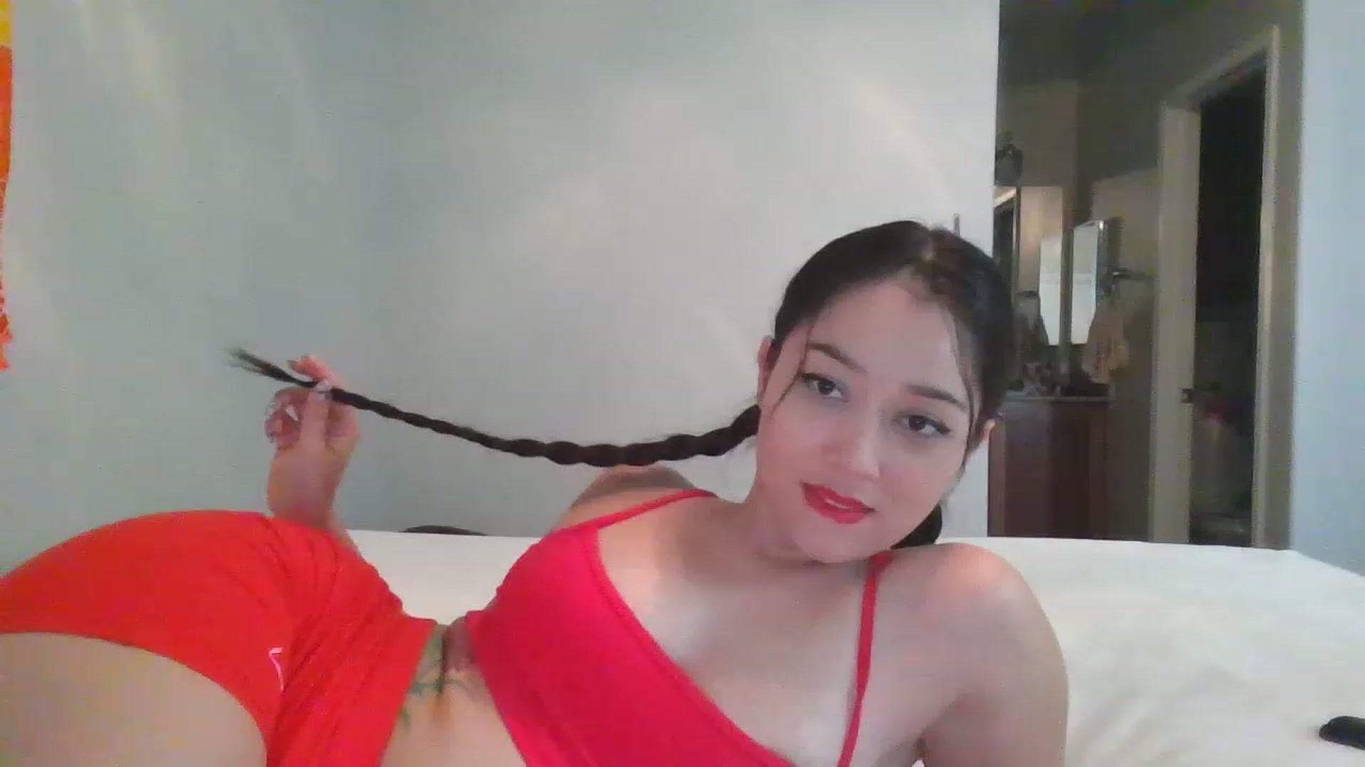 Gallery image thumbnail from hunniinut's myfreecams stream on, 12/02/2022, 01:13 image 14 of 20