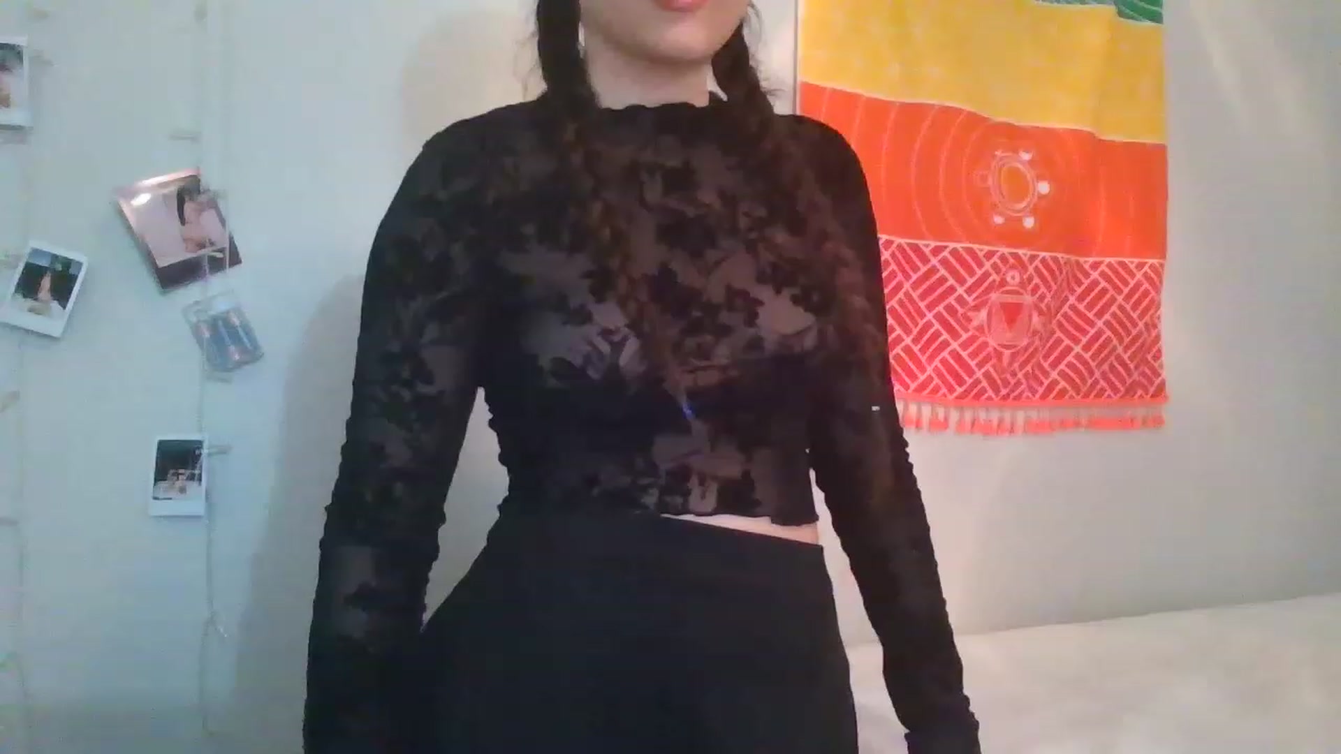 Gallery image thumbnail from hunniinut's myfreecams stream on, 12/06/2022, 03:43 image 13 of 20