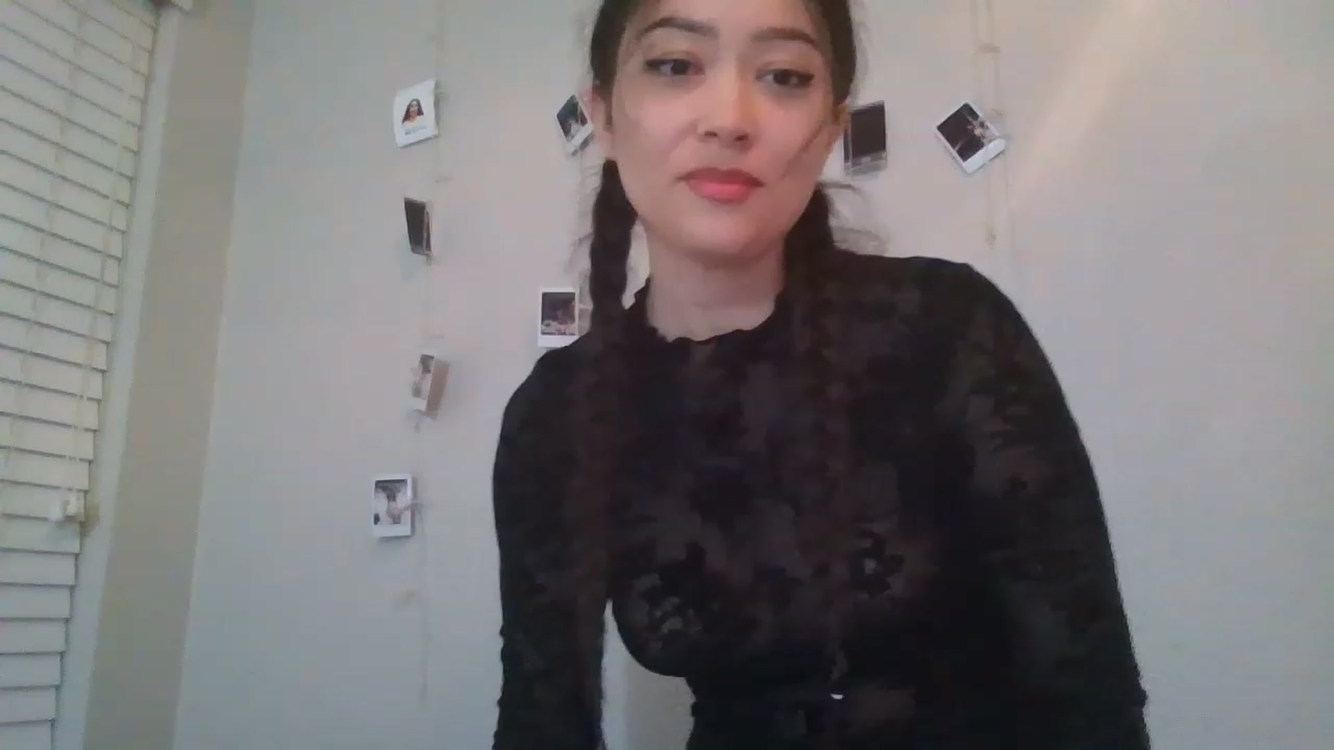 Gallery image thumbnail from hunniinut's myfreecams stream on, 12/06/2022, 03:43 image 11 of 20