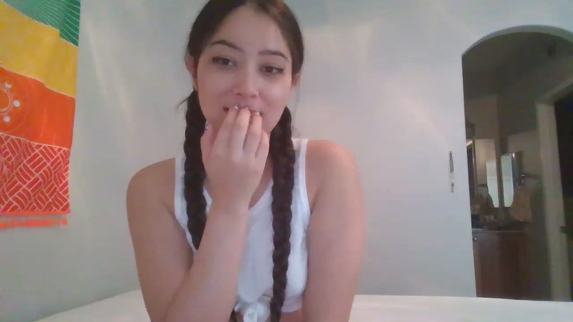 Gallery image thumbnail from hunniinut's myfreecams stream on, 12/06/2022, 13:44 image 16 of 20