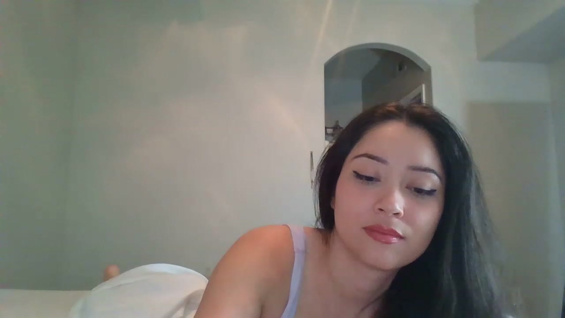 Gallery image thumbnail from hunniinut's myfreecams stream on, 12/15/2022, 21:57 image 12 of 20