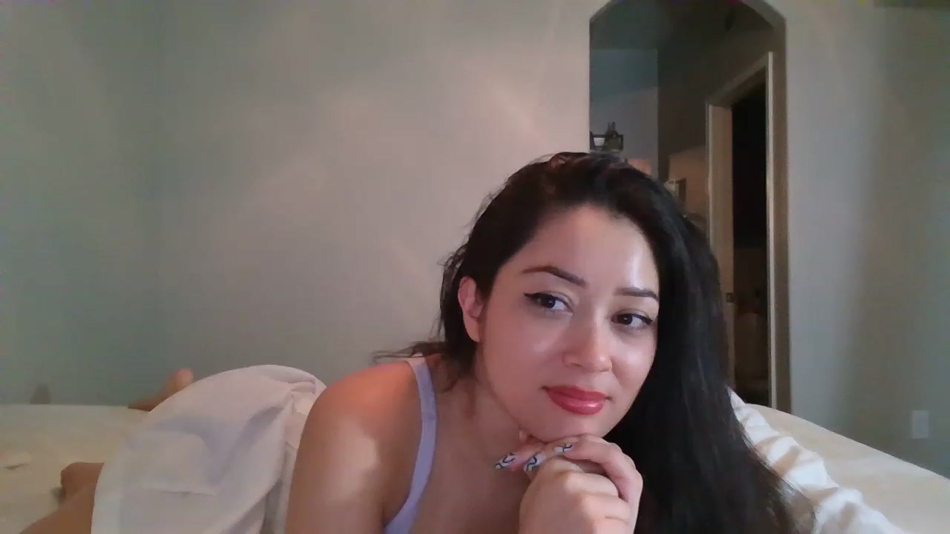 Gallery image thumbnail from hunniinut's myfreecams stream on, 12/16/2022, 06:24 image 2 of 20