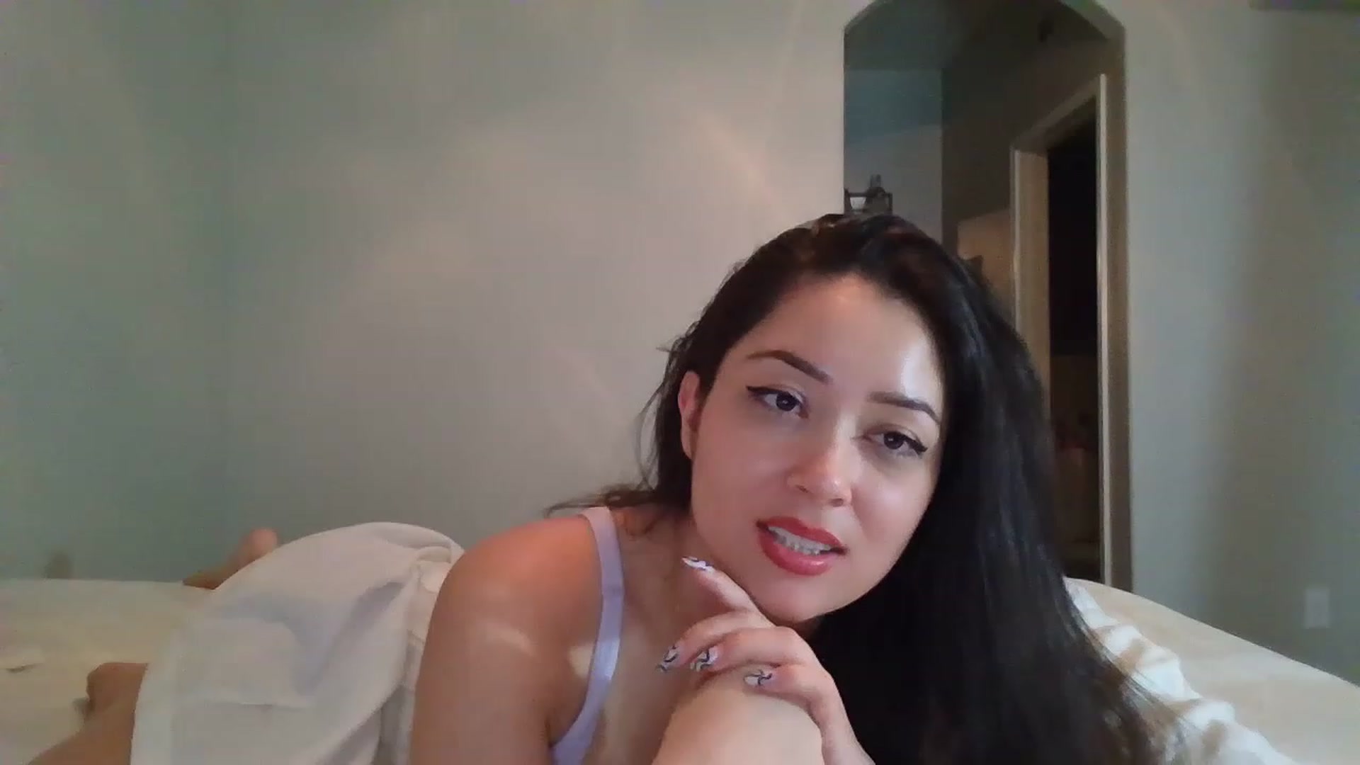 Gallery image thumbnail from hunniinut's myfreecams stream on, 12/16/2022, 06:24 image 1 of 20
