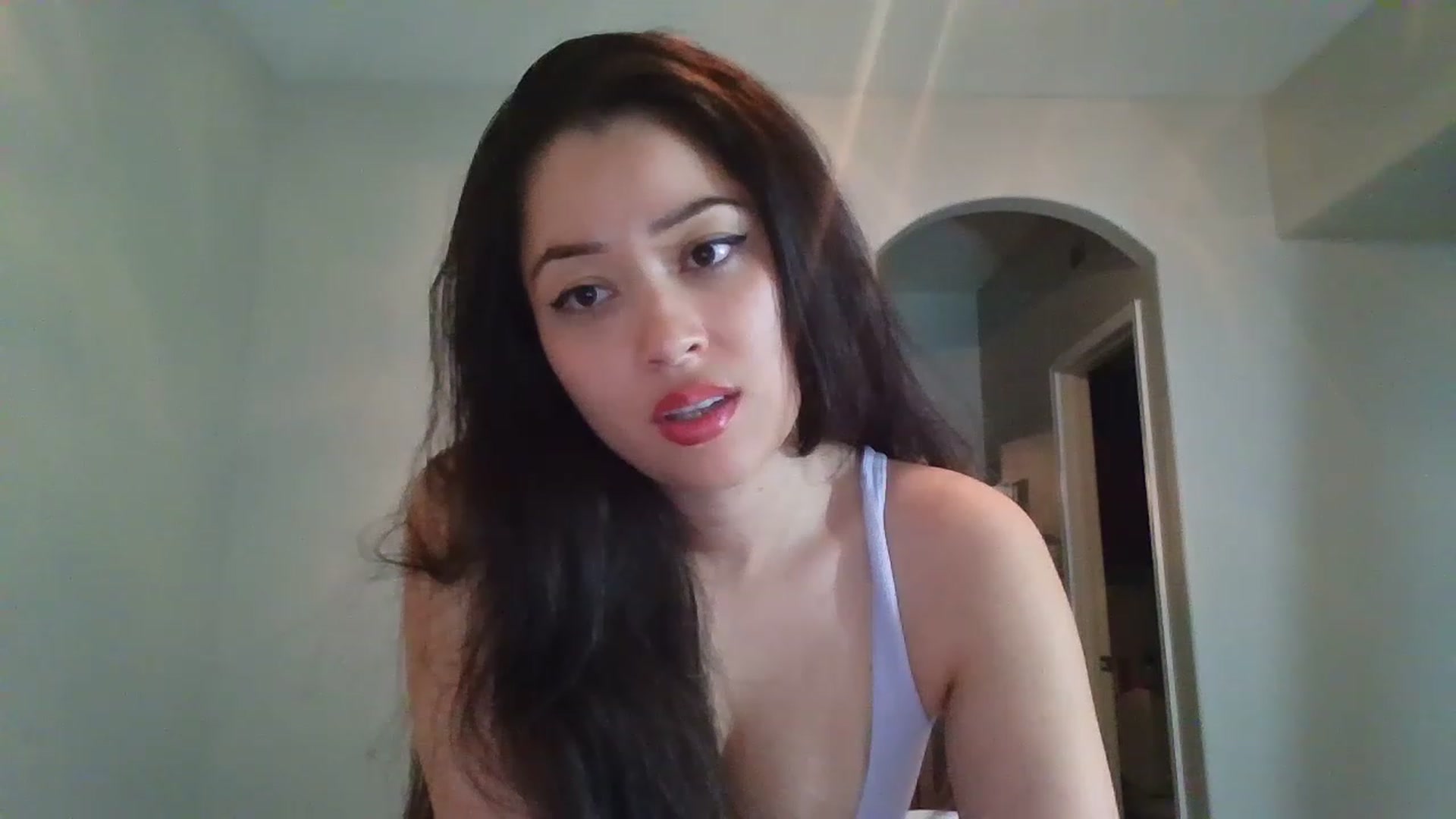 Gallery image thumbnail from hunniinut's myfreecams stream on, 12/16/2022, 06:24 image 18 of 20