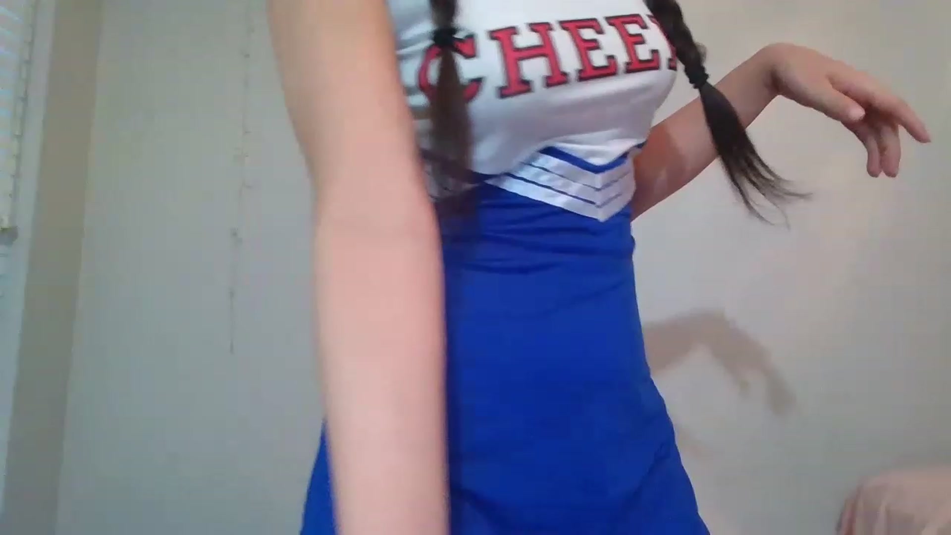 Gallery image thumbnail from hunniinut's myfreecams stream on, 12/30/2022, 24:29 image 7 of 20