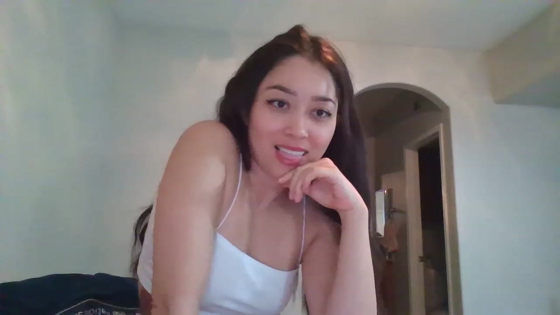 Gallery image thumbnail from hunniinut's myfreecams stream on, 01/02/2023, 05:14 image 14 of 20