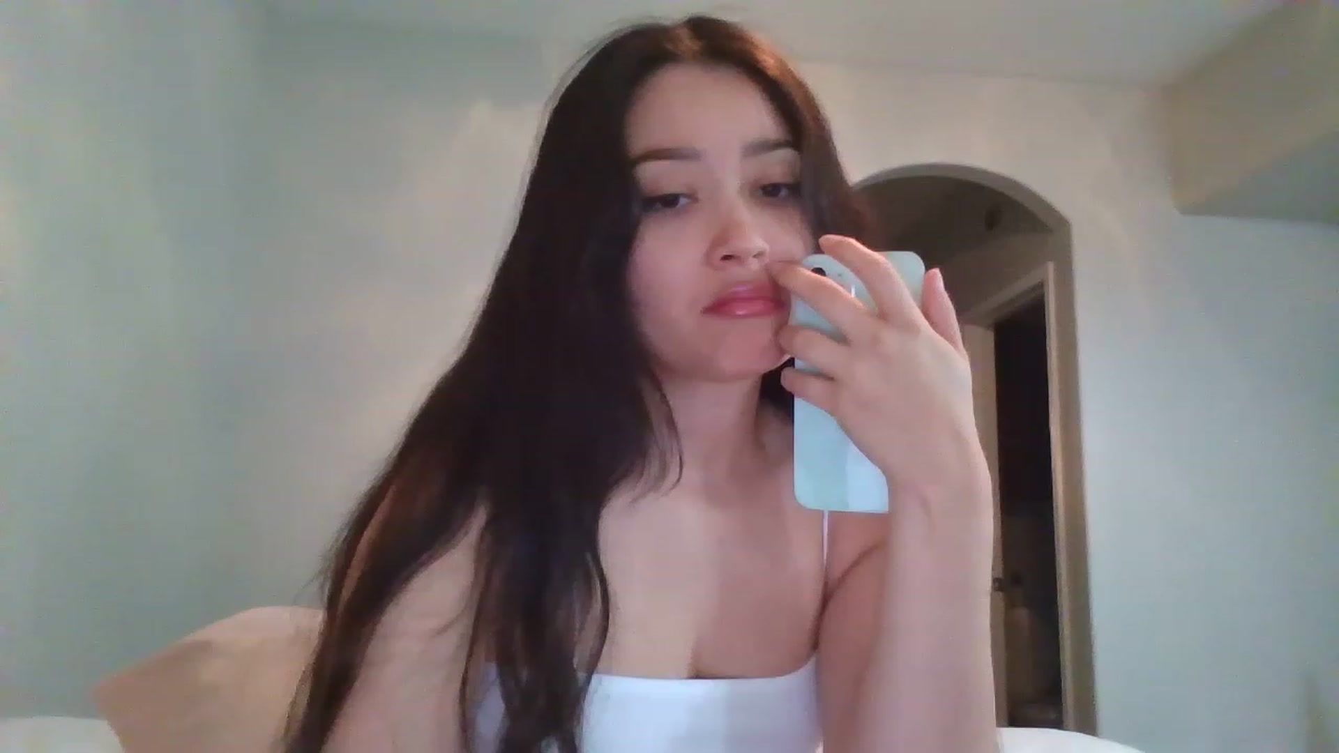 Gallery image thumbnail from hunniinut's myfreecams stream on, 01/02/2023, 05:14 image 2 of 20