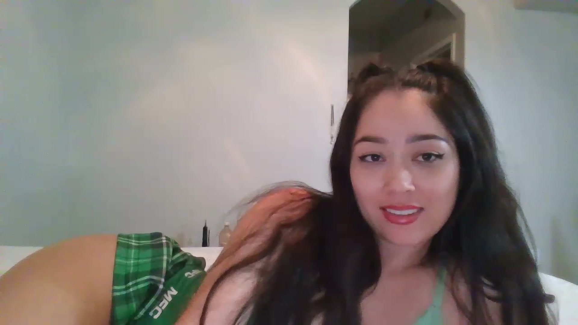 Gallery image thumbnail from hunniinut's myfreecams stream on, 01/04/2023, 07:09 image 9 of 20