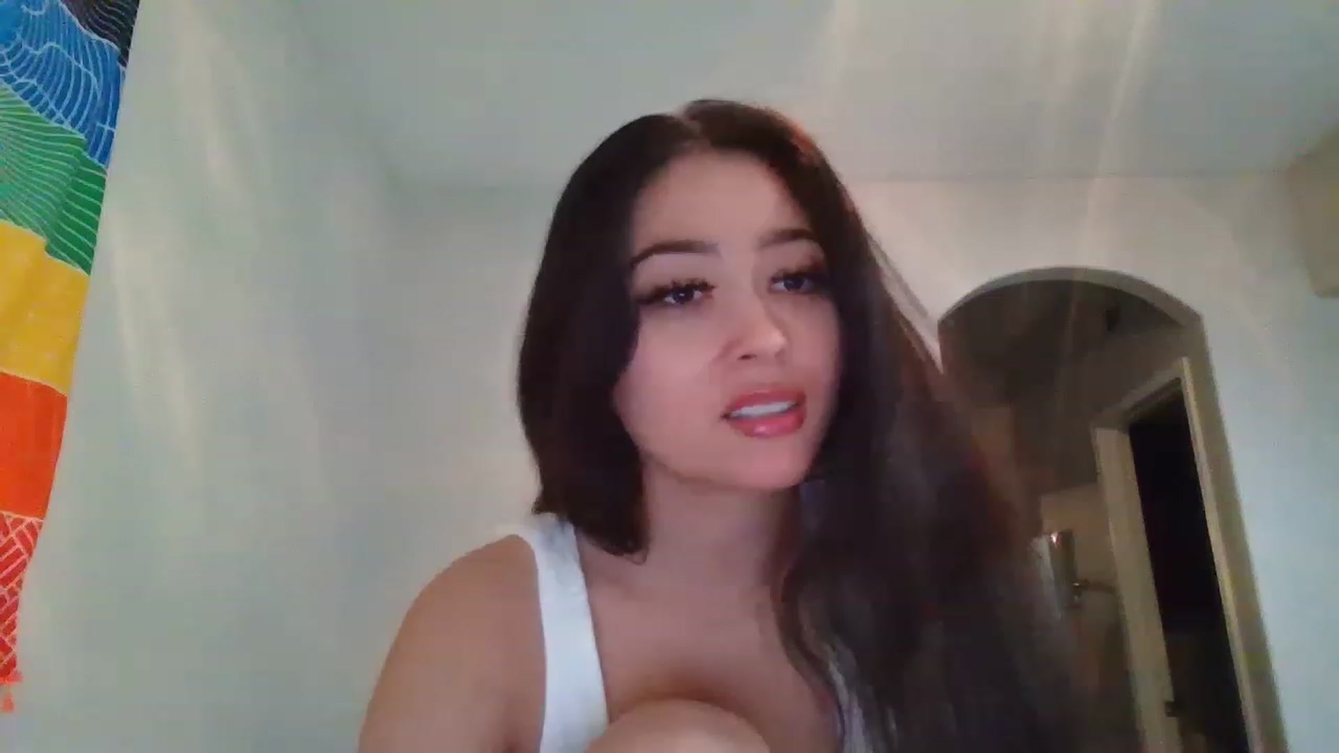 Gallery image thumbnail from hunniinut's myfreecams stream on, 01/17/2023, 02:38 image 6 of 20
