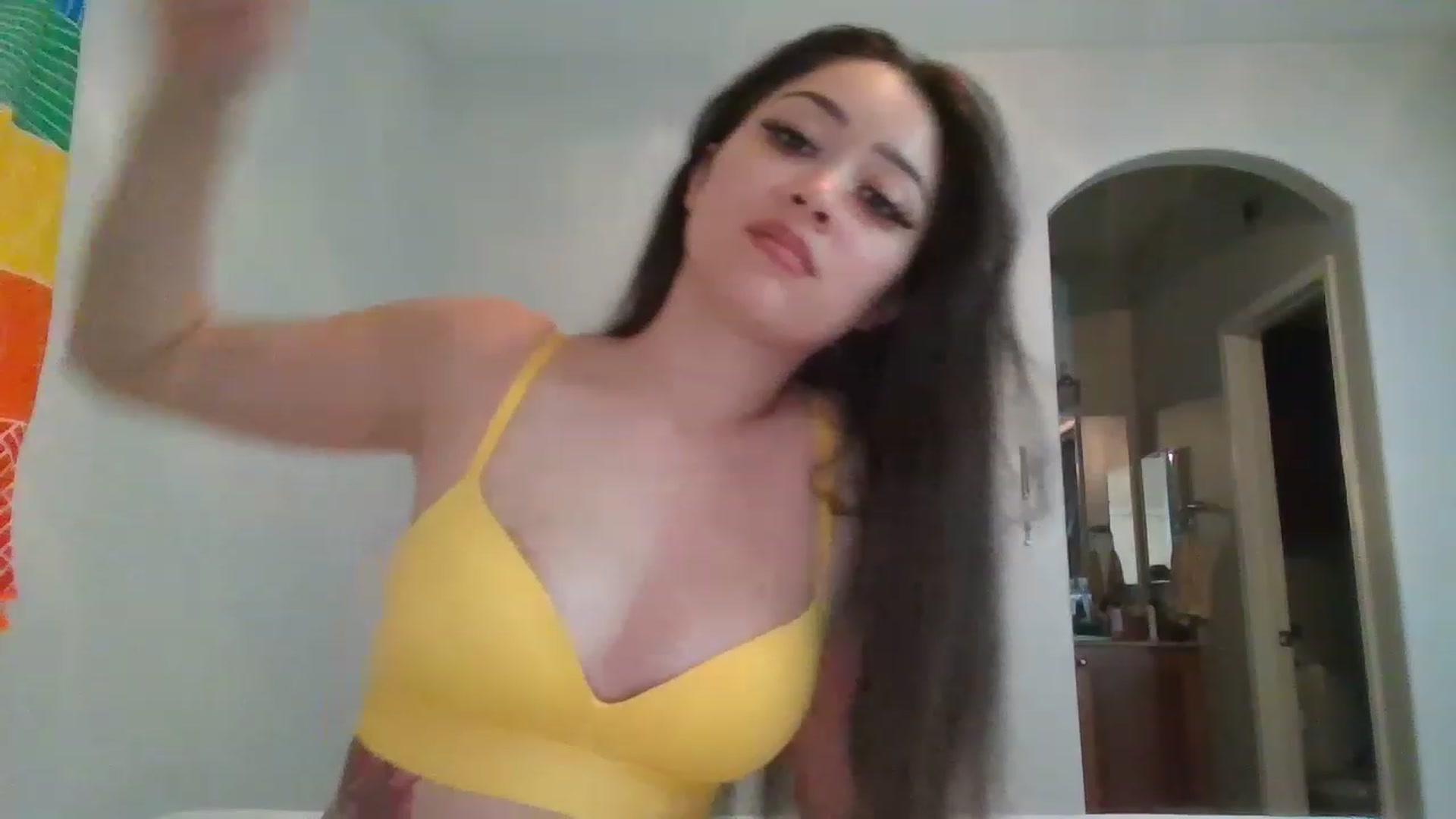 Gallery image thumbnail from hunniinut's myfreecams stream on, 01/21/2023, 06:29 image 6 of 20