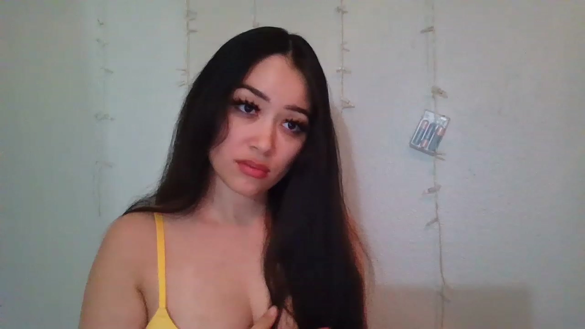 Gallery image thumbnail from hunniinut's myfreecams stream on, 01/21/2023, 08:46 image 1 of 20