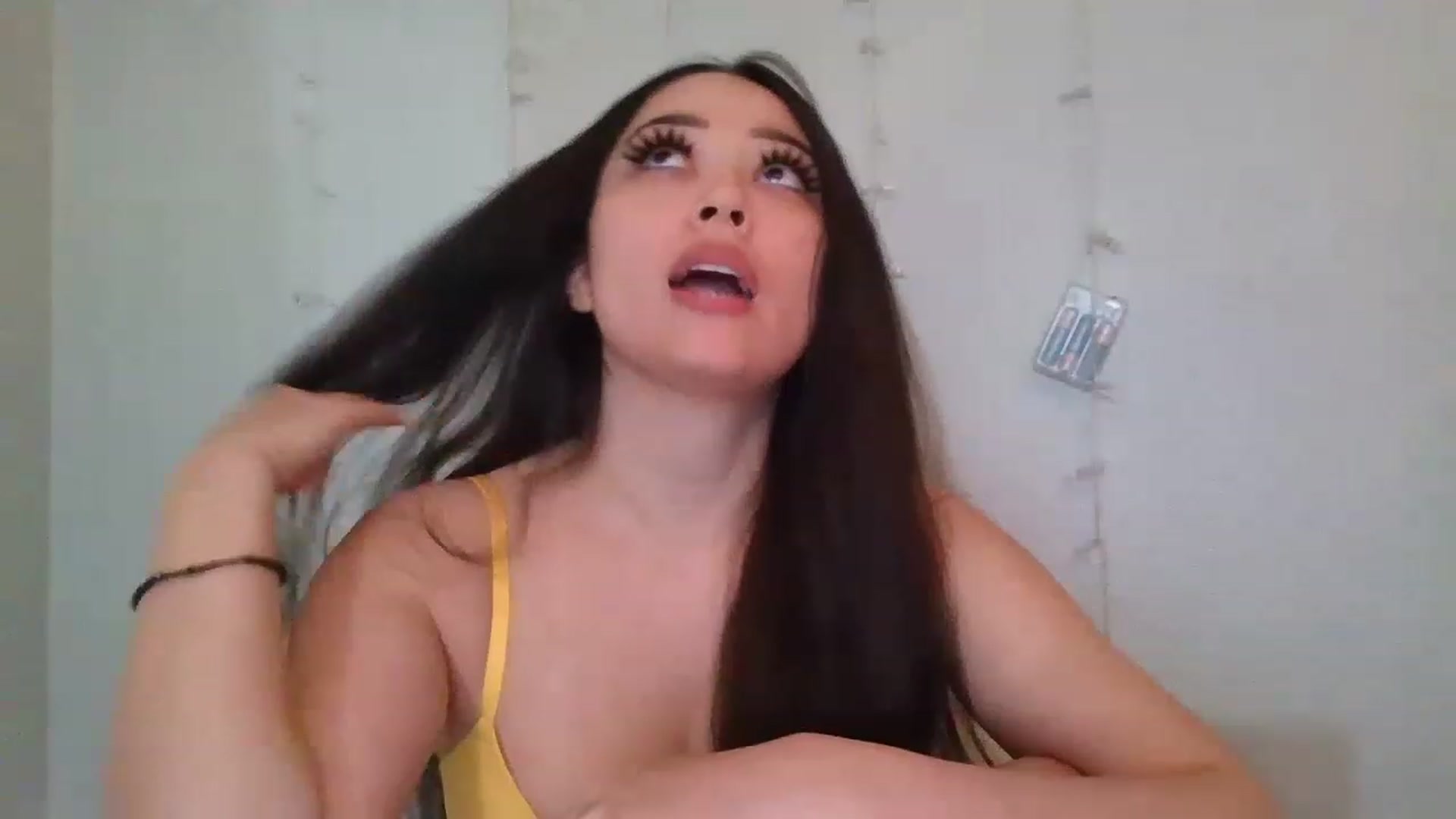 Gallery image thumbnail from hunniinut's myfreecams stream on, 01/21/2023, 08:46 image 6 of 20
