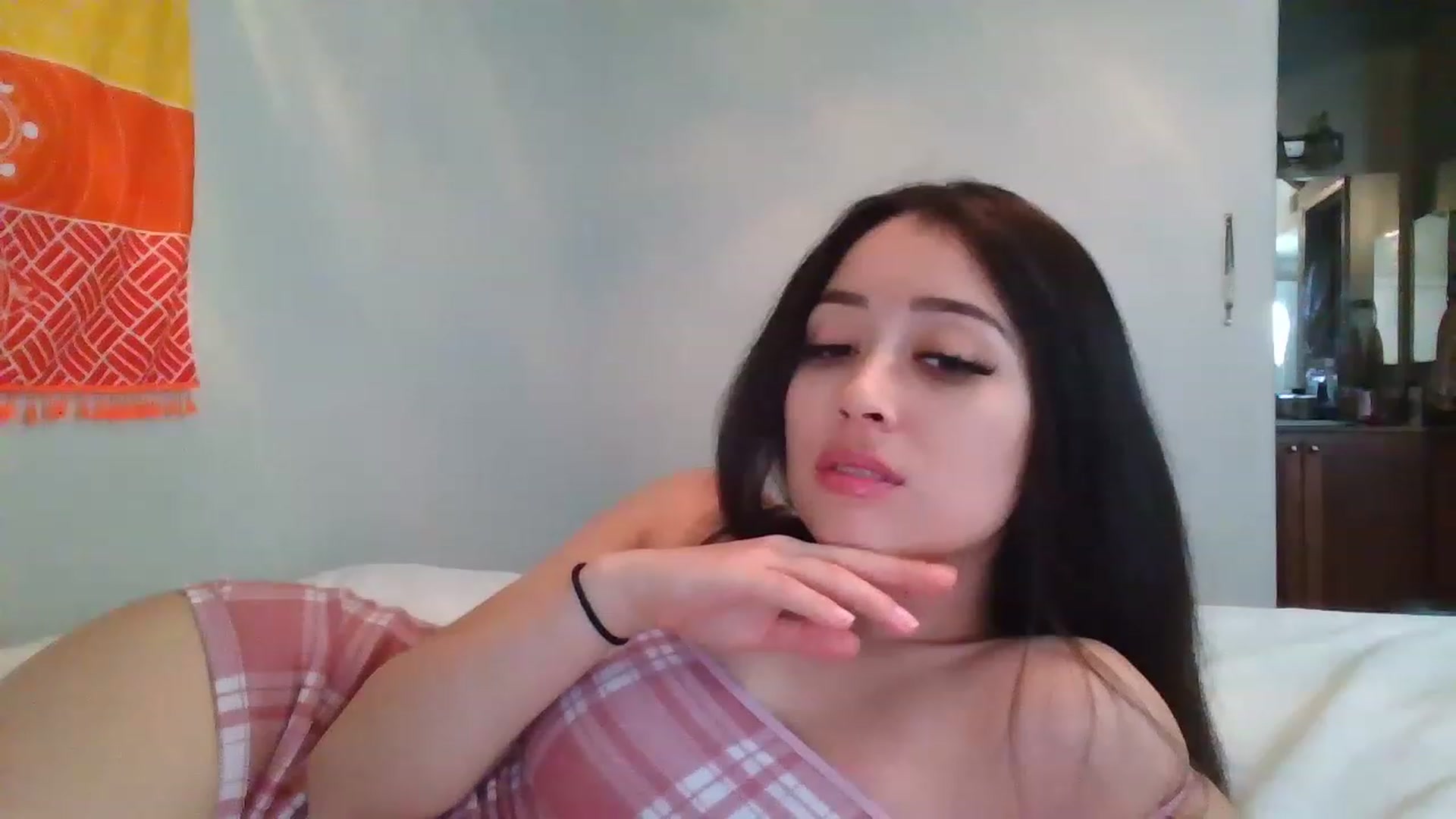 Gallery image thumbnail from hunniinut's myfreecams stream on, 01/26/2023, 04:38 image 18 of 20