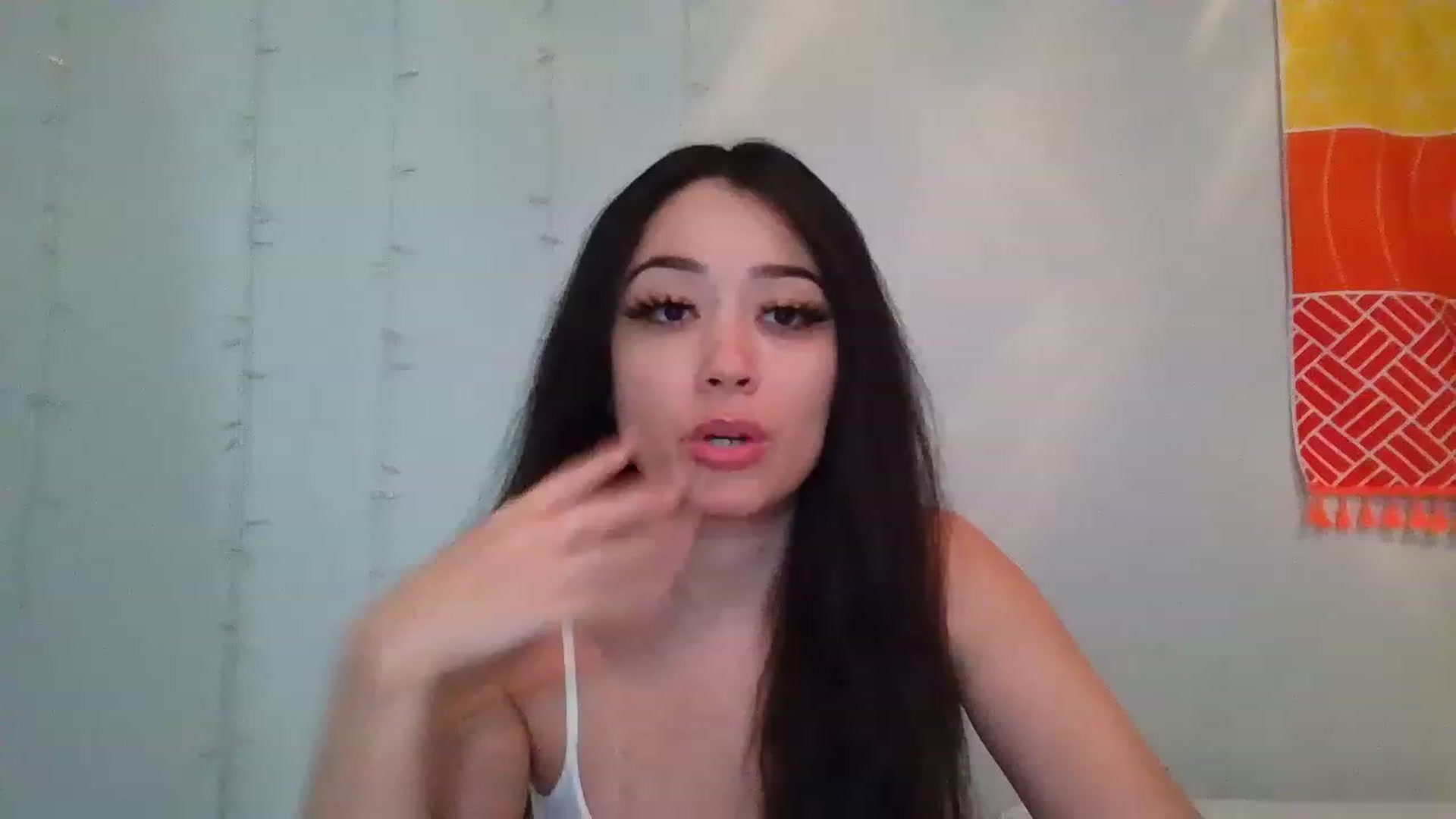 Gallery image thumbnail from hunniinut's myfreecams stream on, 01/27/2023, 02:52 image 6 of 20