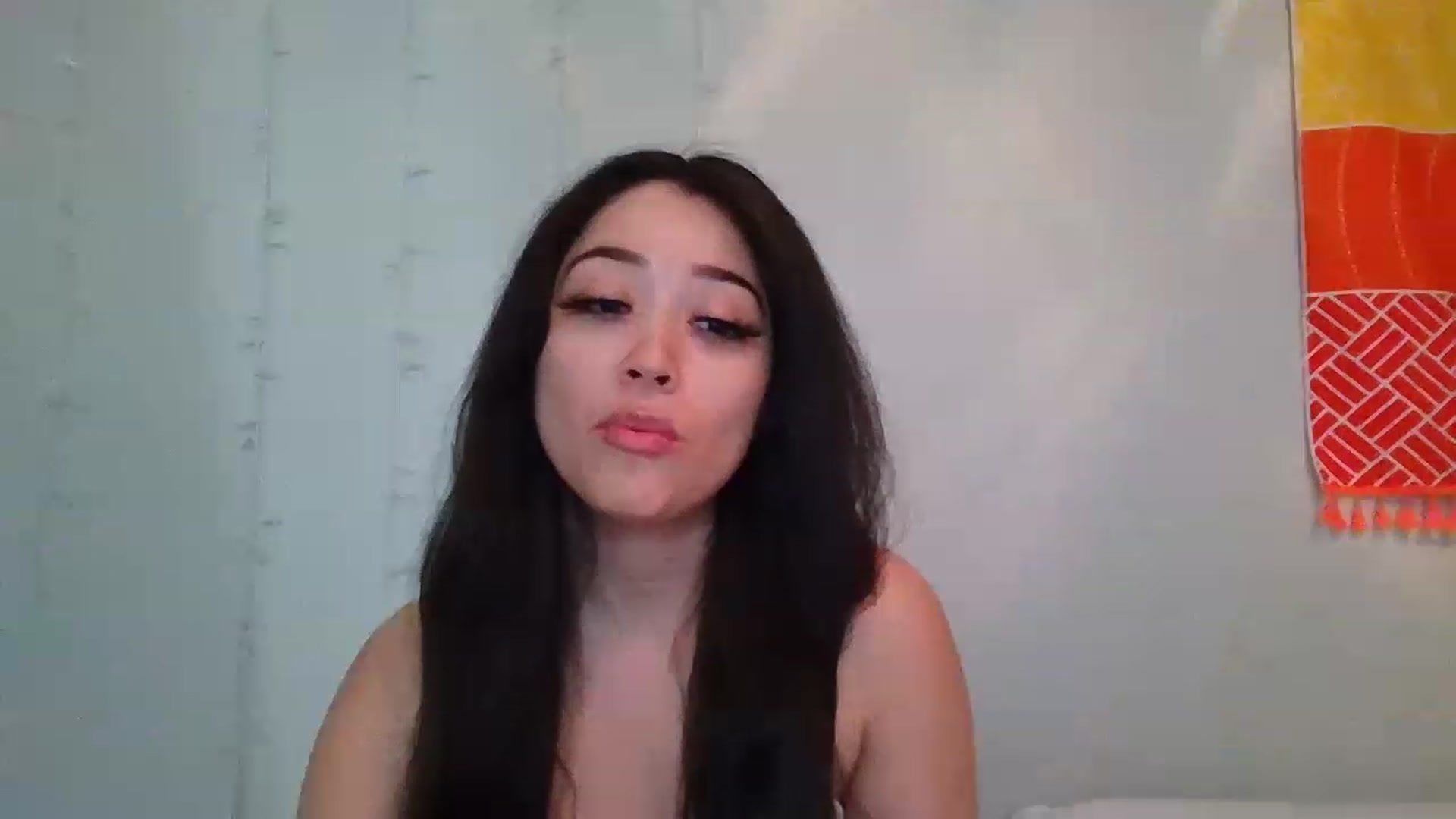 Gallery image thumbnail from hunniinut's myfreecams stream on, 01/27/2023, 02:52 image 2 of 20