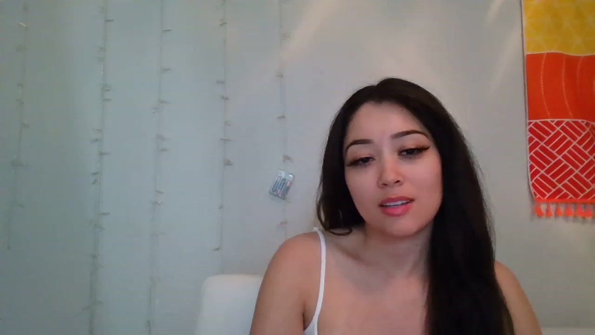 Gallery image thumbnail from hunniinut's myfreecams stream on, 01/27/2023, 02:52 image 4 of 20